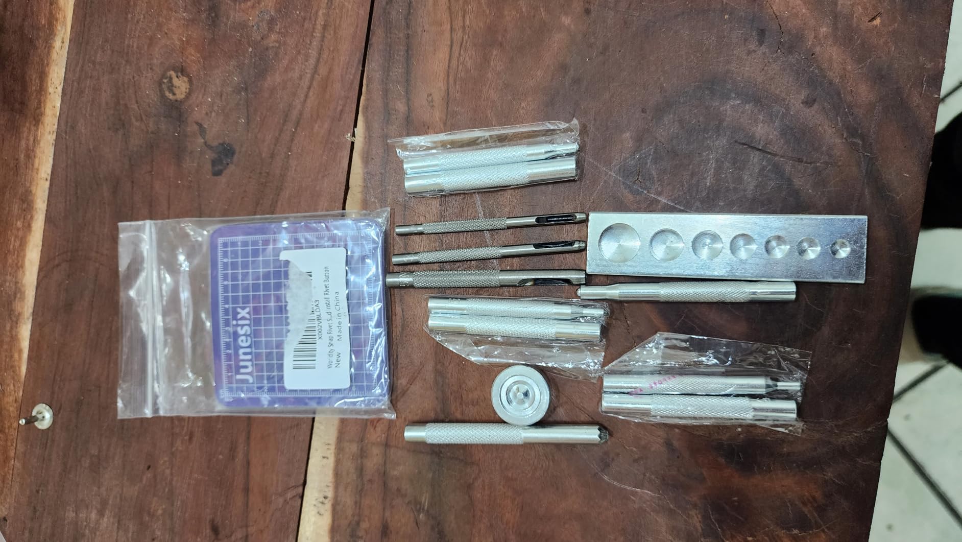 14Pcs Rivet Setter, Leather Die Punch Snap kit, Stainless Steel Rivet Setting Tool for Bag Making DIY Leather Crafts with Non Slip Base customer photo 2