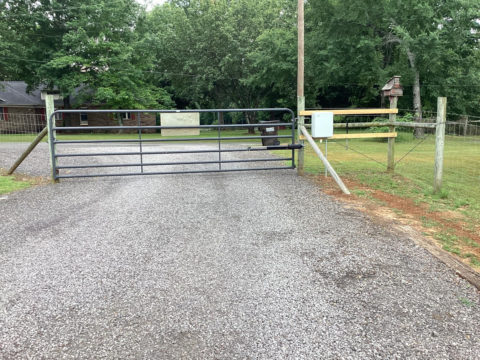 TOPENS A8131 Single Swing Gate Opener Heavy Duty Automatic Gate Motor for Single Swing Gates Up to 18ft, Electric Driveway Gate Operator AC Powered with Remote Control Kit Solar Compatible customer photo 1