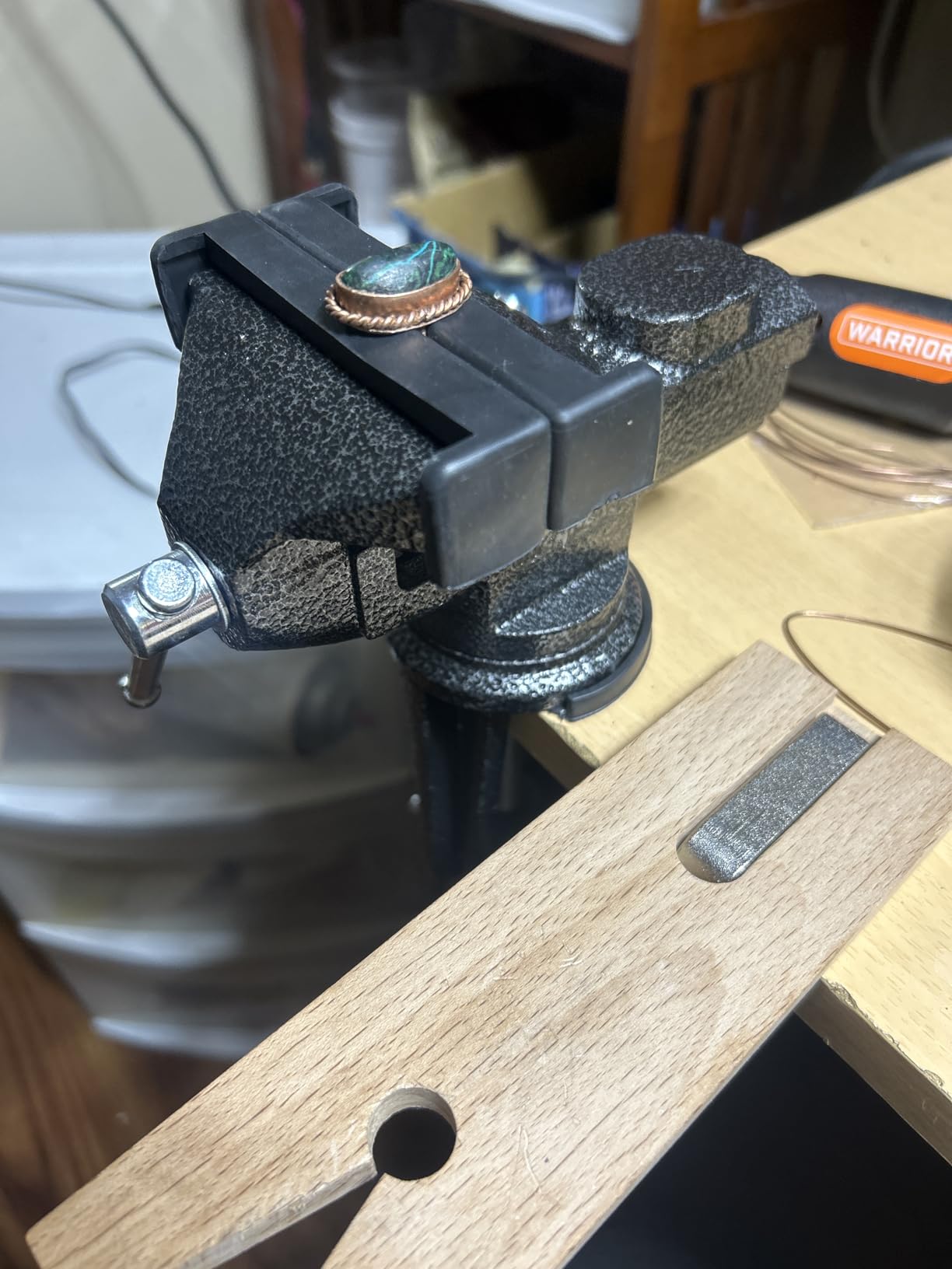 Table Vise or Bench Vise 3.2 Inch, 360 Degree Swivel Clamp-On Vise Portable Home Vice with Large Anvil for Woodworking, Cutting Conduit, Drilling, Metalworking customer photo 1