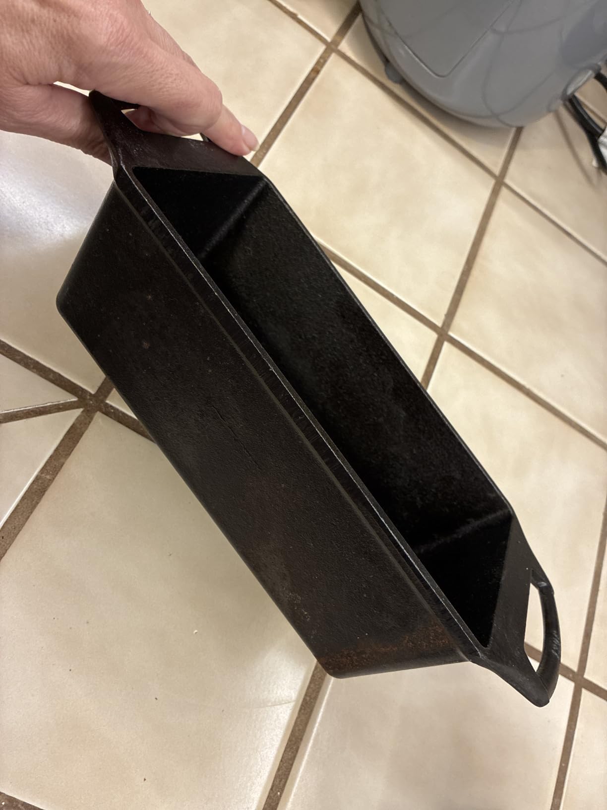 Lodge Seasoned Cast Iron Loaf Pan 8.5 Inches - Pre-Seasoned Rectangular Cast Iron Bakeware customer photo 1