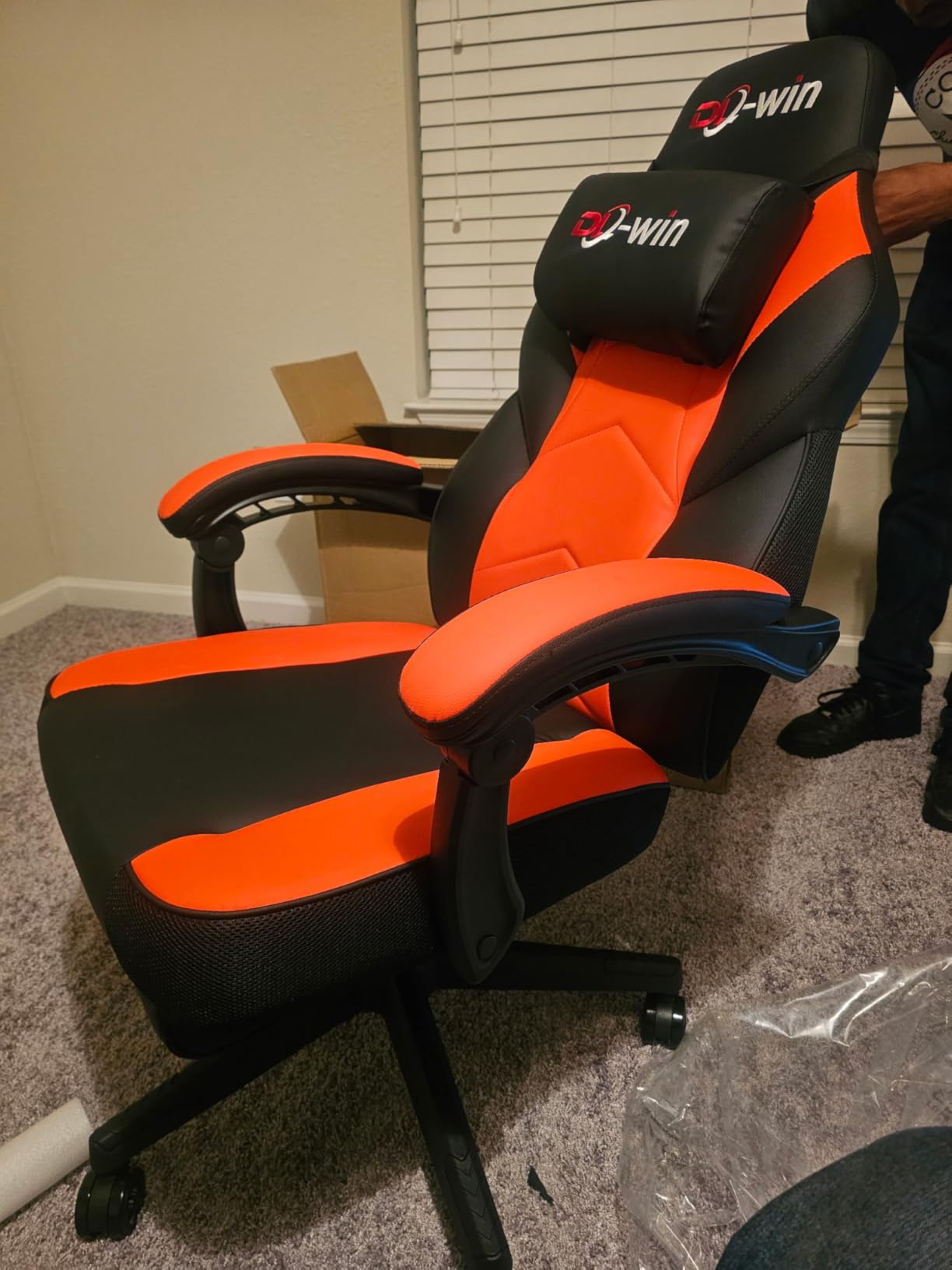 LEMBERI Big and Tall Gaming Chair, 400lb Capacity, Red | Heavy-duty steel frame, wide seat & high back, PU leather, reinforced footrest, linkage armrests for PC desk & office customer photo 2