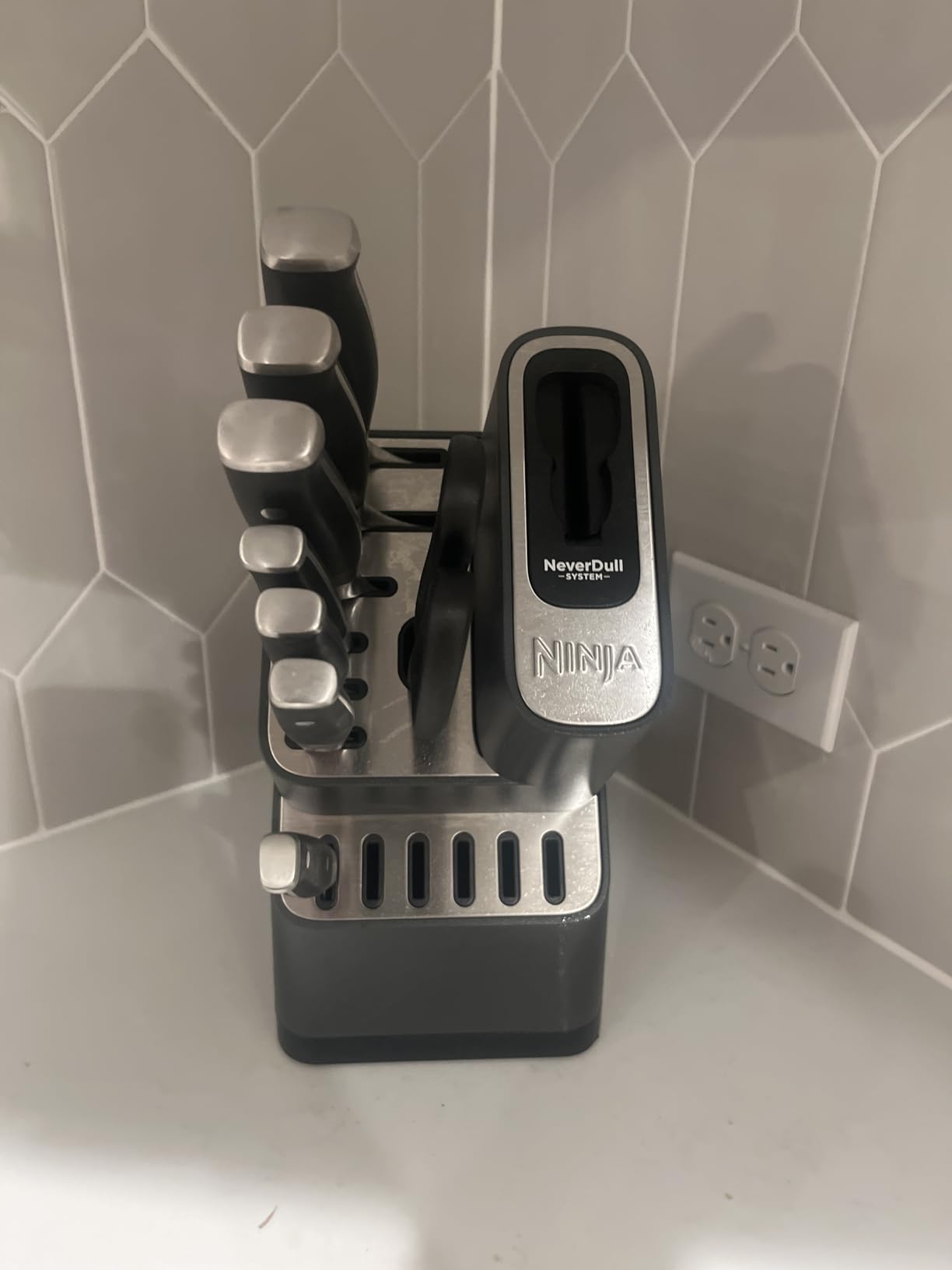 Ninja K32012 Foodi NeverDull Premium Knife System, 12 Piece Knife Block Set with Built-in Sharpener, German Stainless Steel Knives, Black customer photo 2