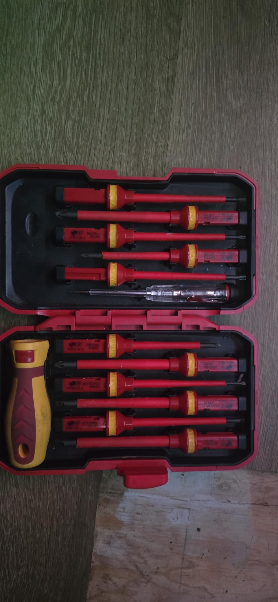 1000V Insulated Electrician Screwdriver Set - 13-Piece Professional Electrical Screwdriver Set Insulation Handle CRV Steel Magnetic Phillips Slotted Pozi Torx Tips VDE & GS Certified customer photo 1