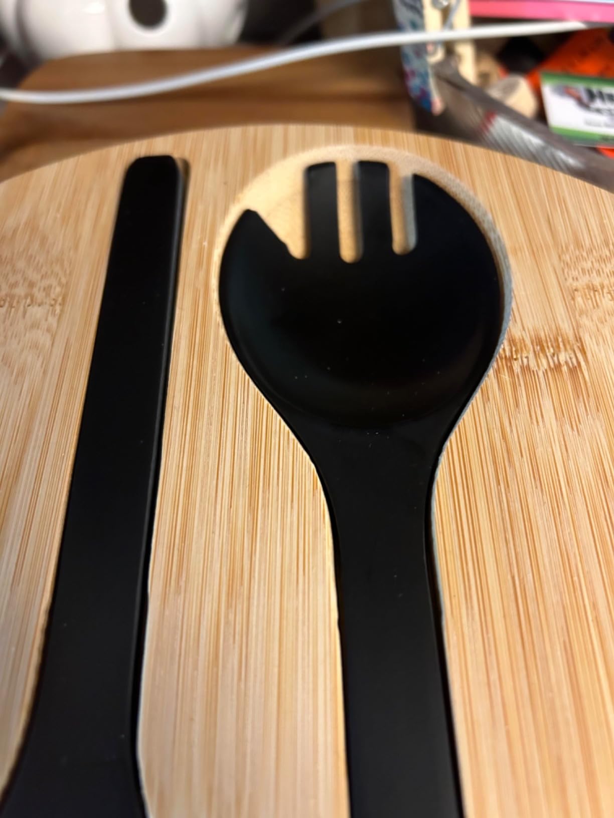 ShineMe Salad Bowls, Large Salad Bowl with Lid and Servers, Bamboo Salad Bowl Set with 4Pack Small Serving Bowls, 9.8inches Solid Kitchen Bowl for Fruits, Vegetables and Pasta...(Black) customer photo 2