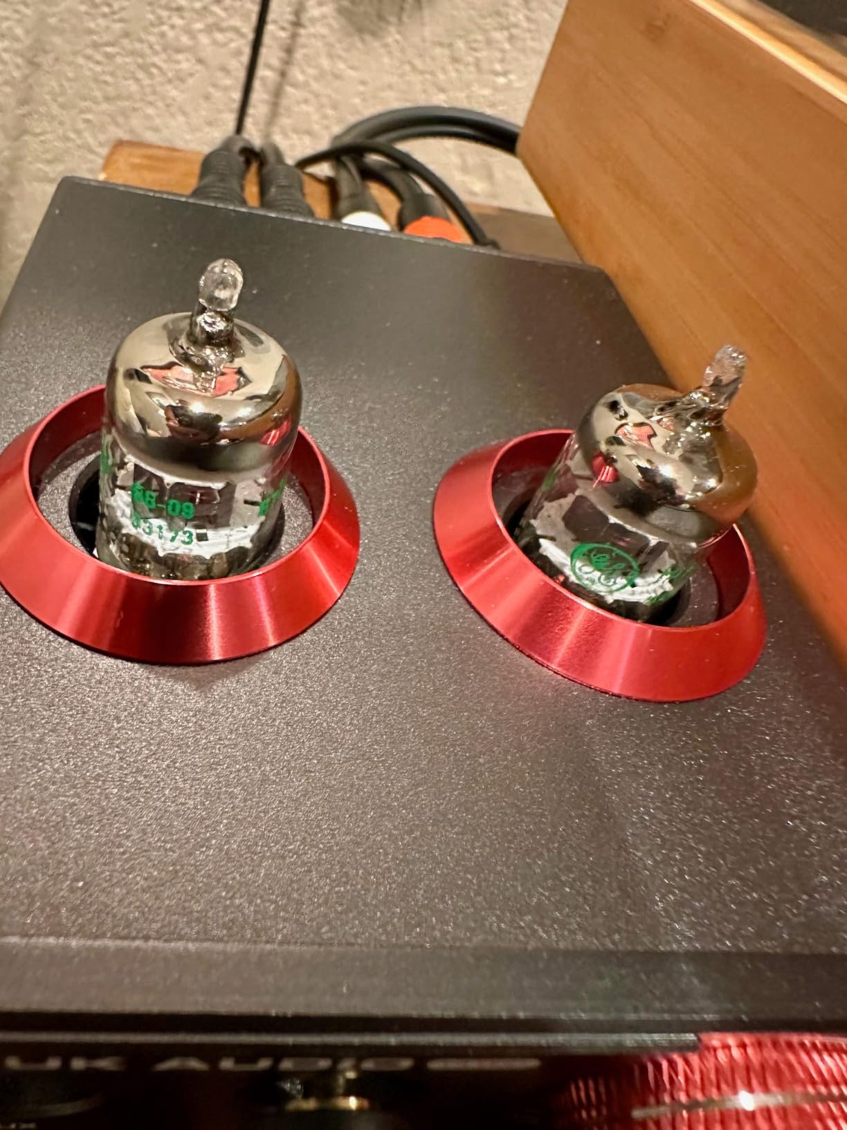 Douk Audio T4 PRO Vacuum Tube Phono Preamp, MM Turntable Preamplifier, GE5654 Hi-Fi Headphone Amp for Home Theater/Record Player/Stereo Amplifier/Active Speaker customer photo 2