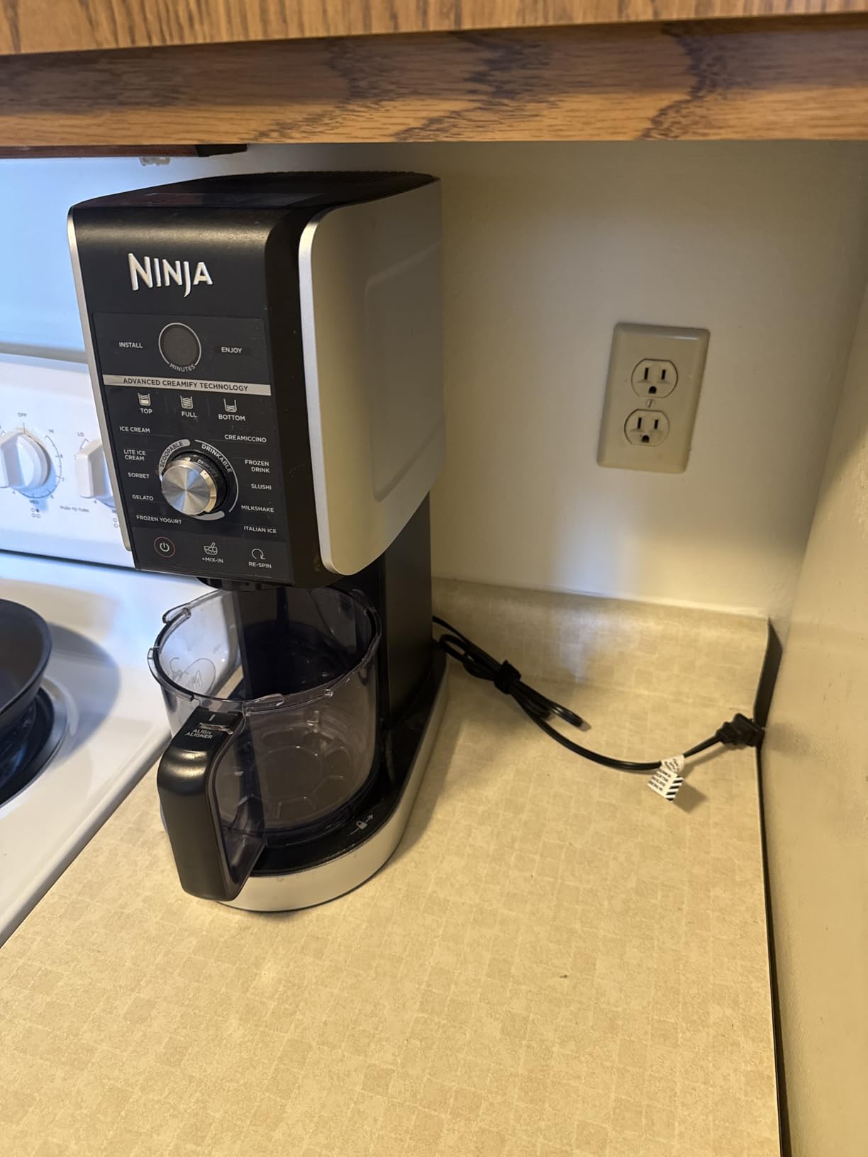 Ninja CREAMi Ice Cream Maker | 7-in-1 | Includes (1) 16 oz. Pint | Black | NC299AMZ customer photo 2