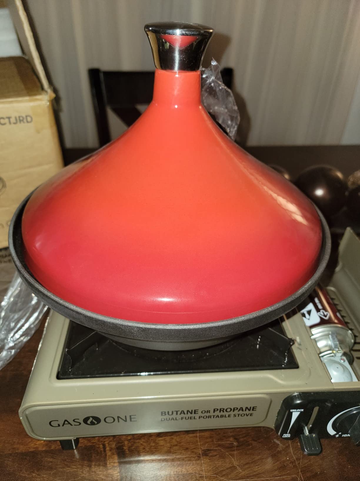 NutriChef Moroccan Tagine Pot for Cooking - Premium Cast Iron Cooking Pot with Stainless Steel Knob and Red Cone-Shaped Porcelain Enameled Lid - 11.6