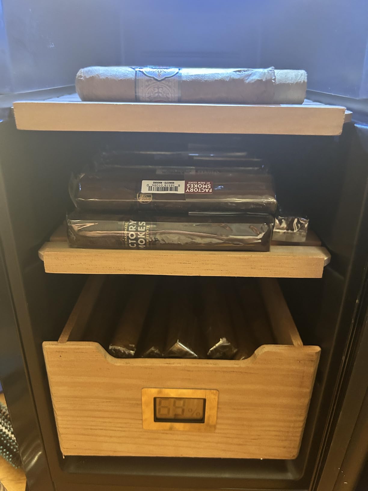 NEEDONE Humidor 23L with Cooling and Heating Temperature Control System, Electric Cooler for 150 Counts with Digital Hygrometer, Made with Spanish Cedar Wood, Gift for Men, 3 Layers customer photo 2