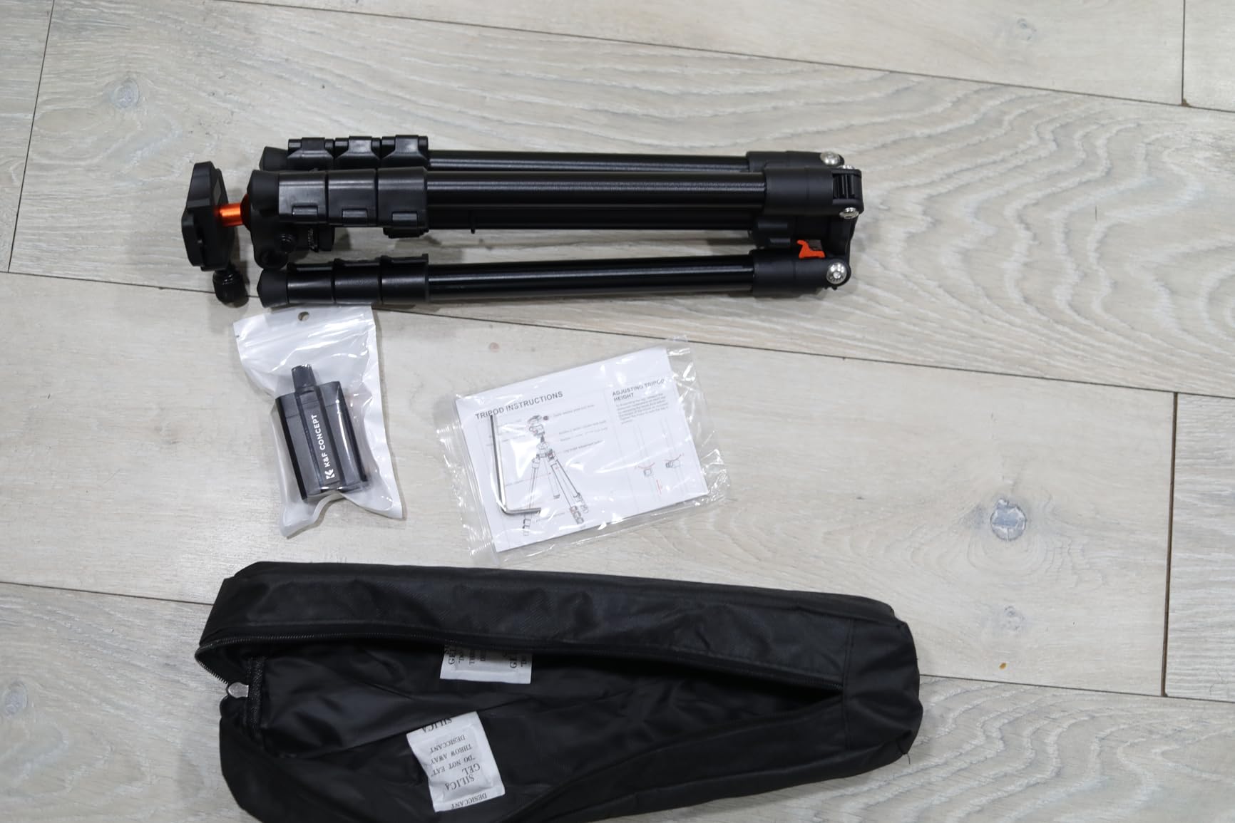 K&F CONCEPT 64 inch/163 cm Camera Tripod,Lightweight Travel Outdoor DSLR Tripods with 360 Degree Ball Head Load Capacity 17.6 lbs/8 kg,Cellphone Clip for Smartphone Live Streaming Vlog O234A1+BH-36 customer photo 1