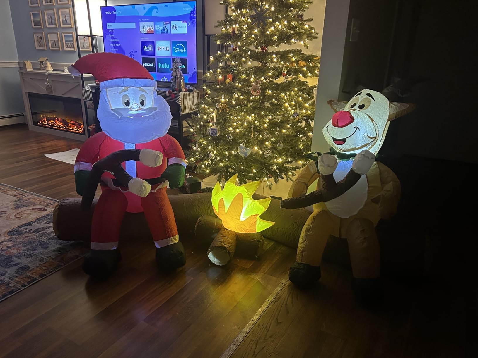 Joliyoou 7FT Christmas Inflatable Decorations, Blowup Santa and Reindeer Roasting Marshmallows Over Campfire, Lighted Xmas Inflatable for Yard Front Door Outdoor Indoor Decor customer photo 1