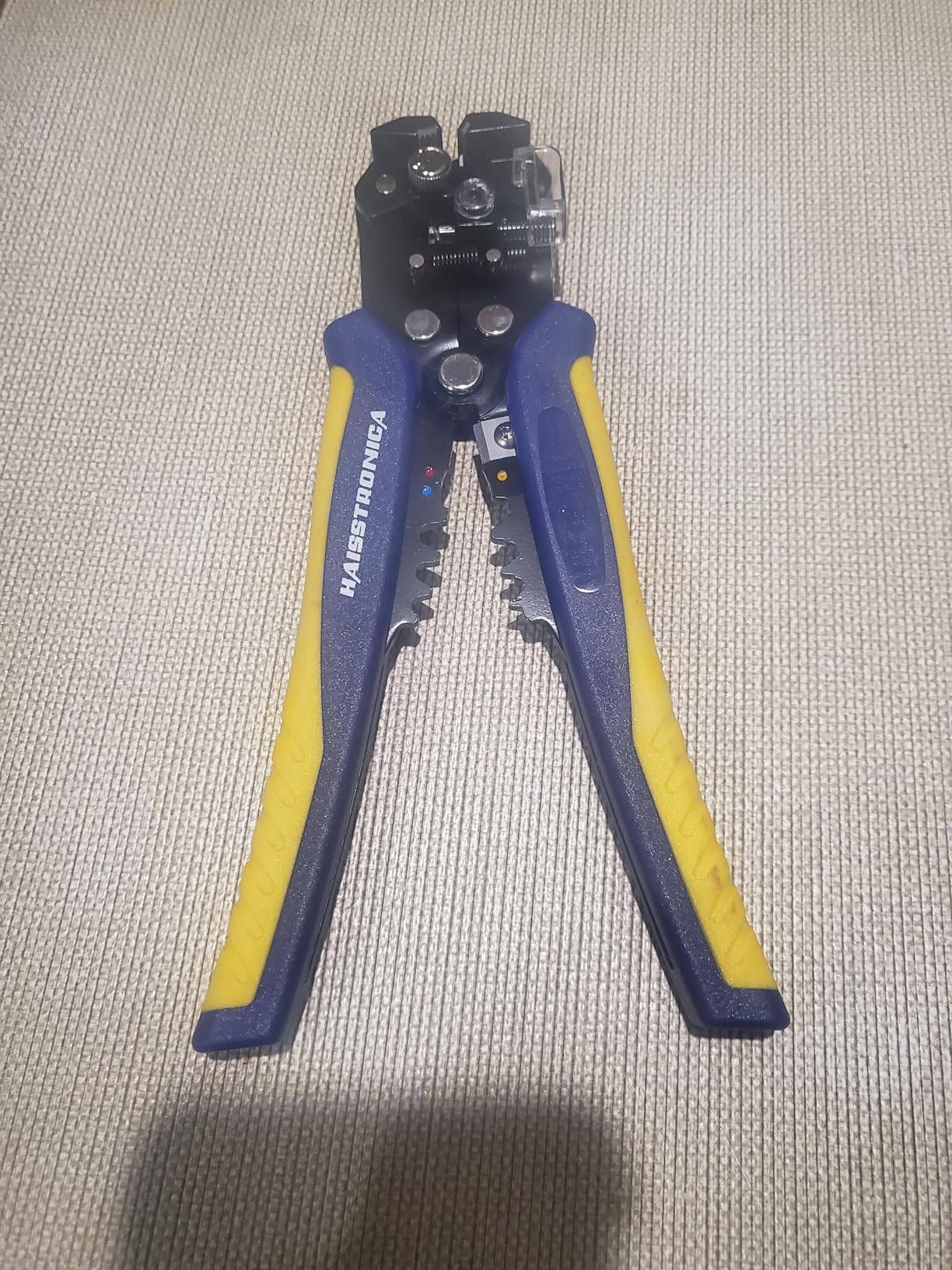 haisstronica Self-Adjusting Wire Stripper, 3 in 1 Stripper/Cutter/Crimping Heavy Duty Automatic Electrical Wire Strippers for 10-24 AWG customer photo 2