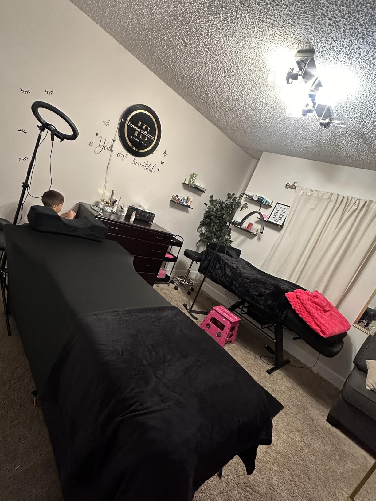 OmySalon Esthetician Salon Bed with Hydraulic Stool,Professional Massage Tattoo Table Salon Spa Equipment with Beauty Basket,Facial Beauty Barber Waxing Lash Microblading,White customer photo 1