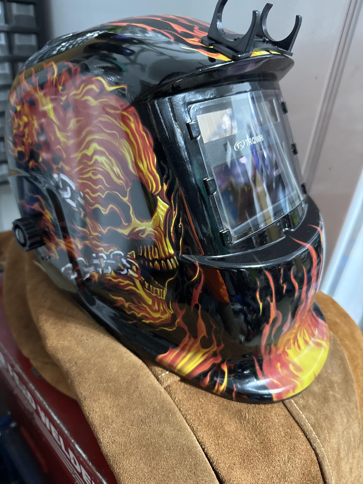 TRQWH Welding Helmet with Light True Color Auto Darkening Welding Helmets for Men Solar Powered Welding Hood with 2 Arc Sensor Wide Shade 4/9-13 for TIG MIG ARC Cool Welder Mask customer photo 1