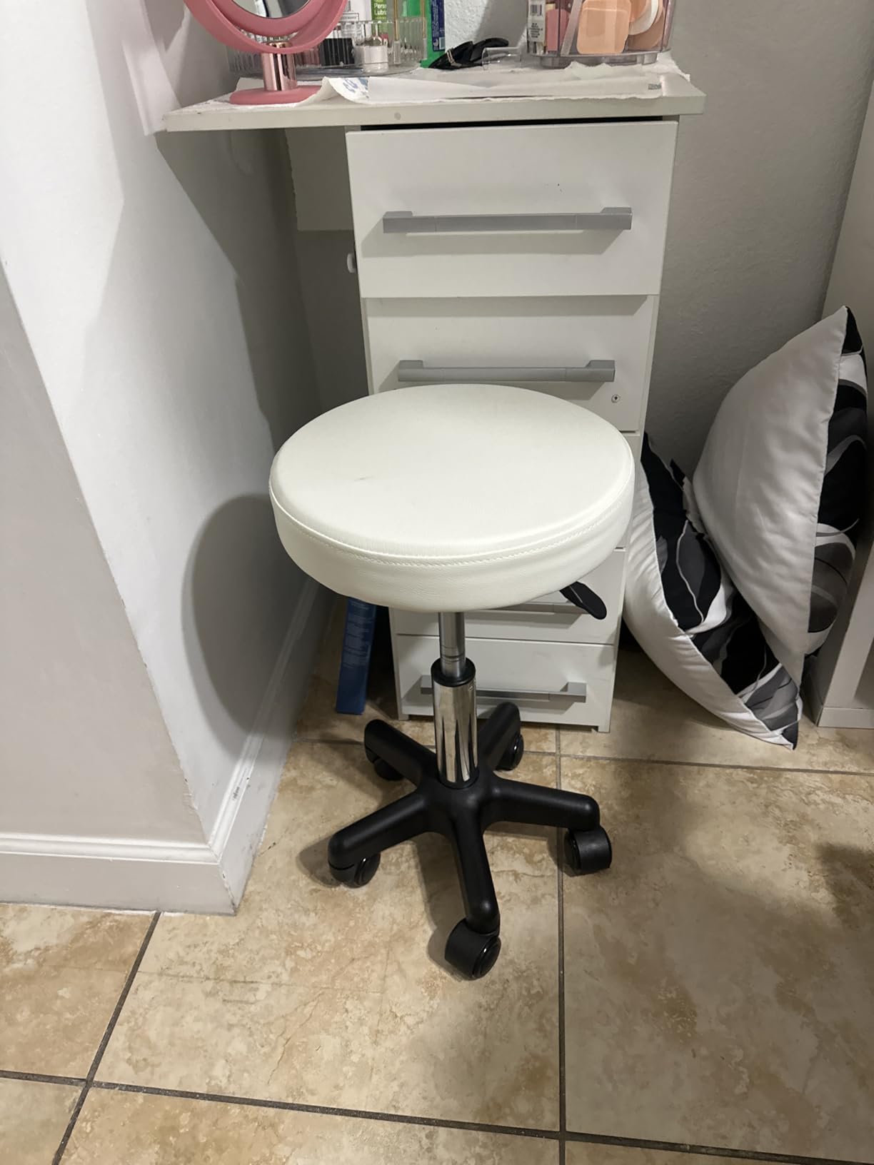 FURWOO Round Rolling Stool Height Adjustable Stool with Wheels for Spa Salon Massage Black customer photo 1