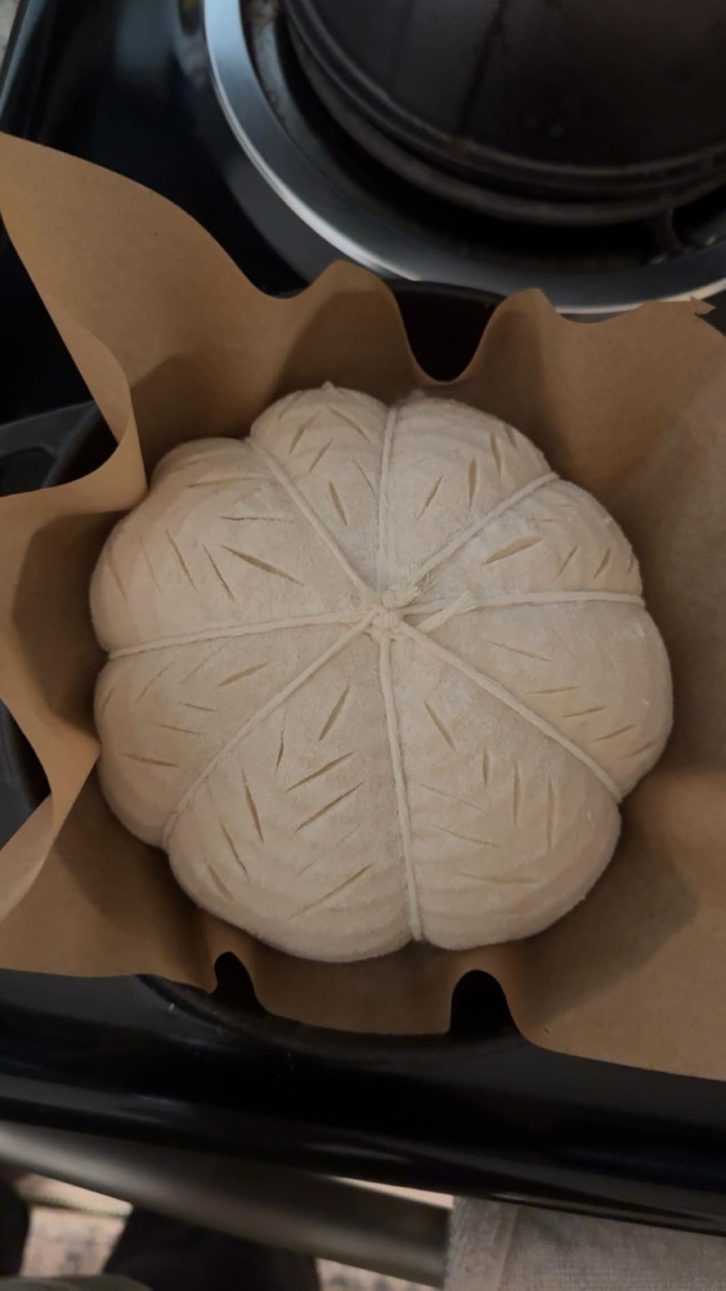 HAWOK Cast Iron Bread Cloche, Dia.7.8inch/20cm, 0.95qt, Sourdough Baking Pan Pre-seasoned Black customer photo 2