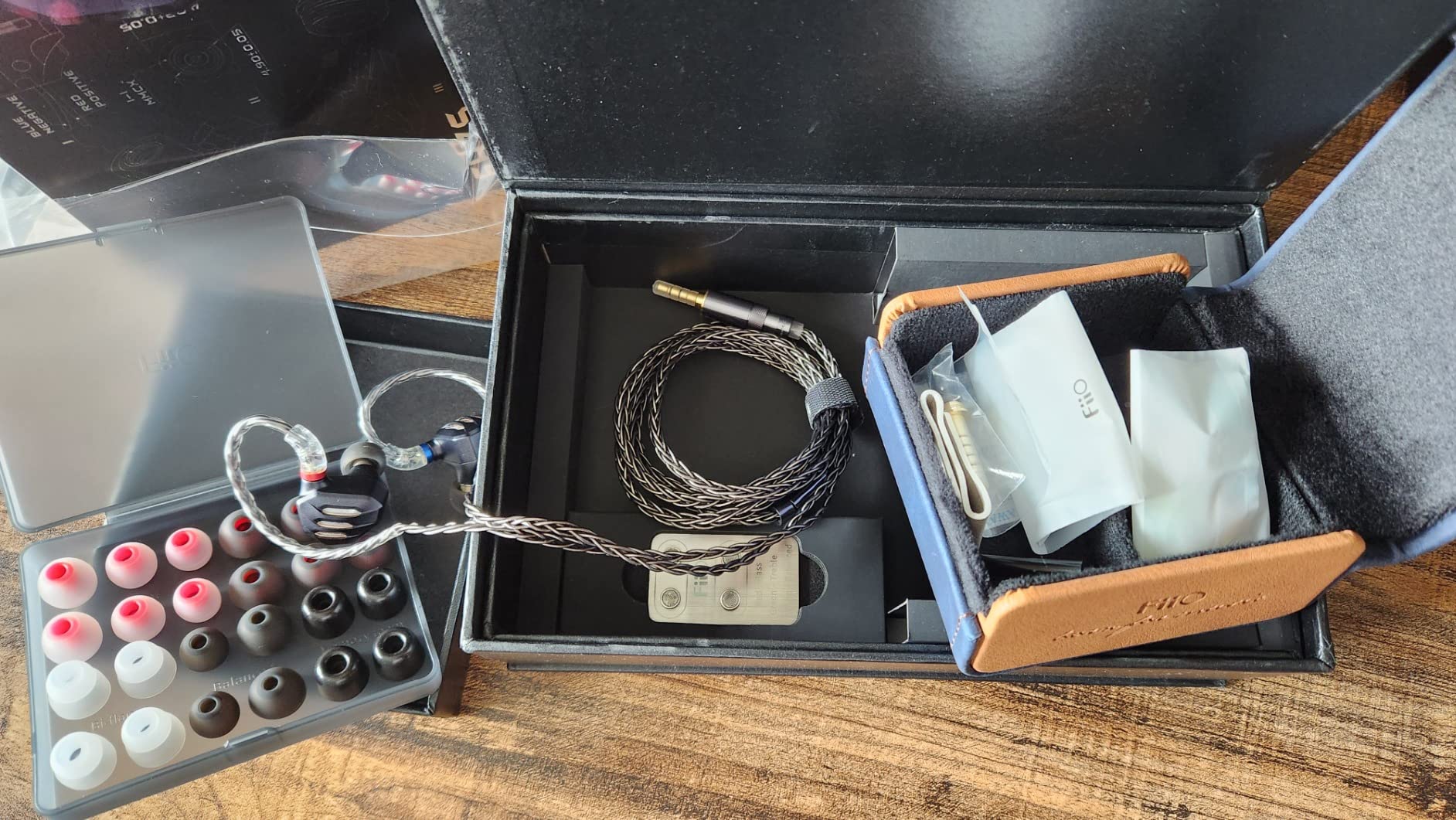 FiiO FH7S in-Ear Earphones High-Performance 1DD+4BA Hybrid Technology IEM Earbuds with 3.5/4.4mm Plug customer photo 2