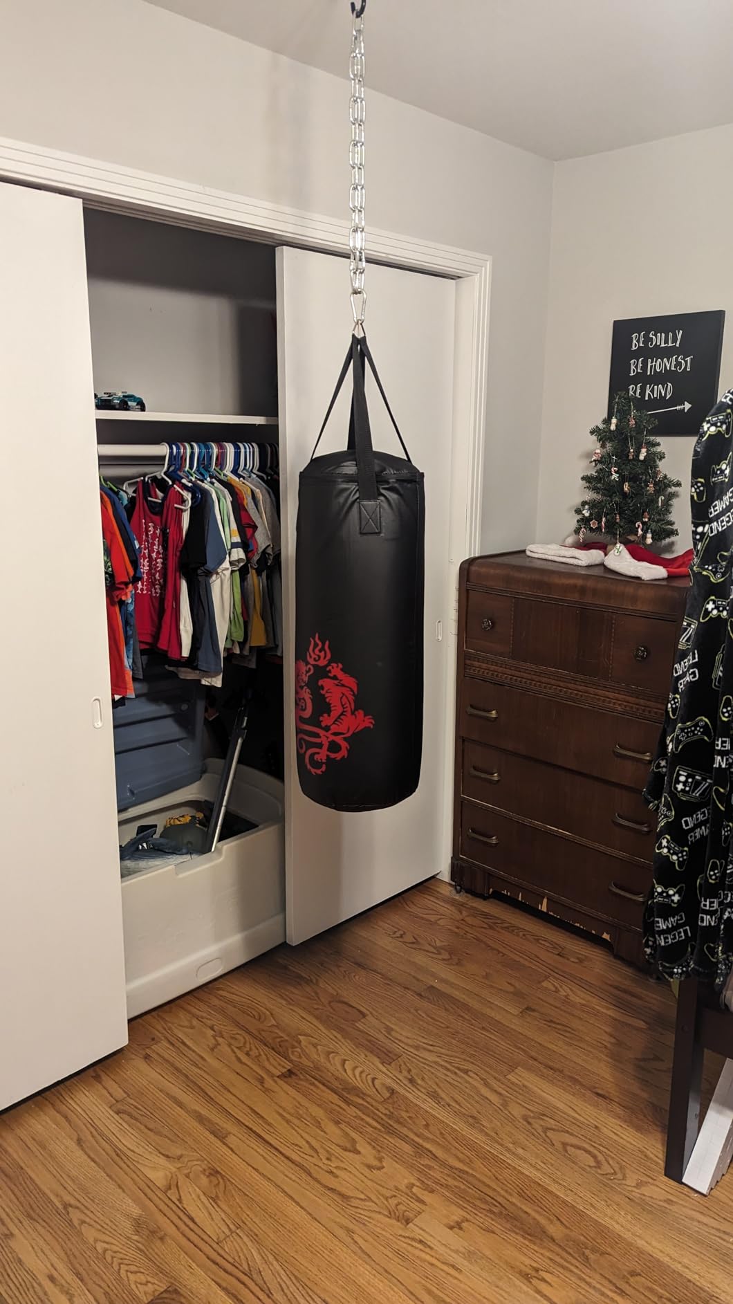 Goplus Punching Bag Set with Gloves, 22LBS/ 40LBS Filled Kick Boxing Bag, Rucksack, Jump Rope, Firm Hook, Heavy Bag for Adults MMA Training, Muay Thai, Krav MAGA, Taekwondo, Karate customer photo 1