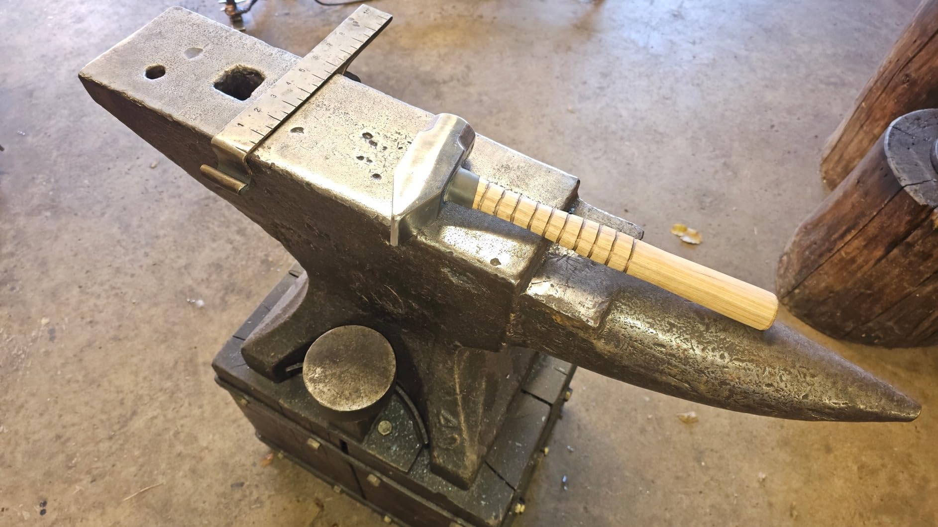 Estwing 4 lb Blacksmith Hammer with 14-Inch Hickory Wood Handle, Fully Forged Induction Hardened Head, Cross Peen End - Model #62314 customer photo 1