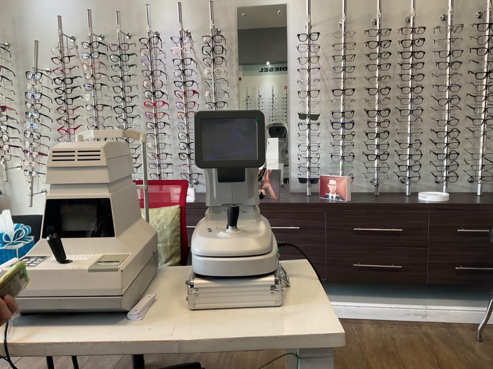 Auto Refractometer Autorefractor Keratometer Fully Automatic Autorefractor Machine Optometry Ophthalmic Instrument for Optometrist Clinics and Ophthalmologists ARK-4000 customer photo 1