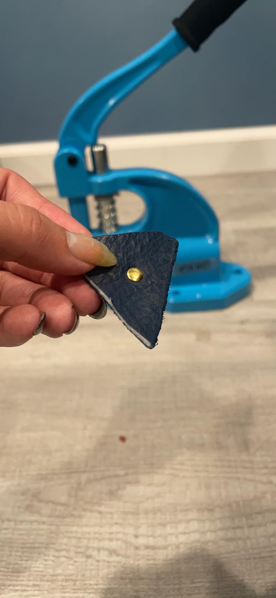 QWORK Handmade Manual Press Machine, 6mm + 9mm Diameter Mini Manual Machine Dies Stud Rivet Setter Punch Puncher Dies customer photo 1