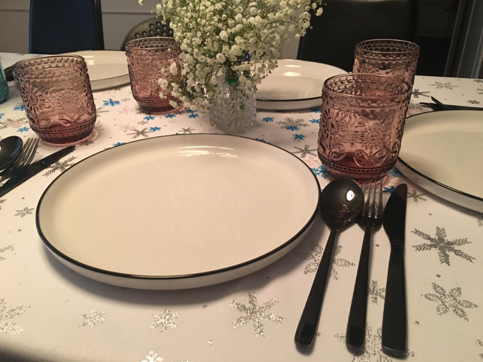 Gibson Home Oslo 8-Piece Porcelain Chip and Scratch Resistant Dinner Plate Set - White with Black Rim, Microwave & Dishwasher Safe customer photo 1