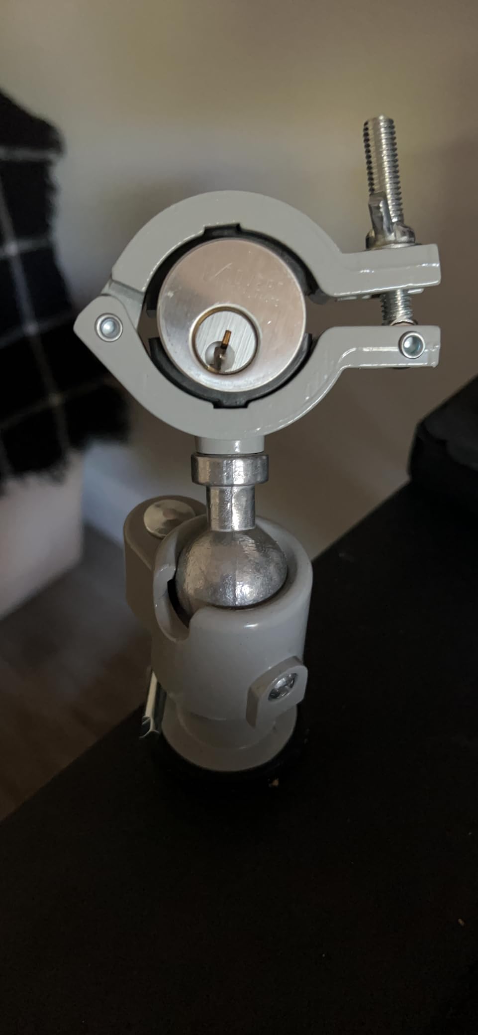 Table Vise,2 in 1 Universal Rotate 360° Work Clamp-On Vise,Table Vice with Electric Drill/Grinder Holder for Woodworking, Drilling, Sawing, Jewelry Making,Metal Working and DIY (3'') customer photo 1