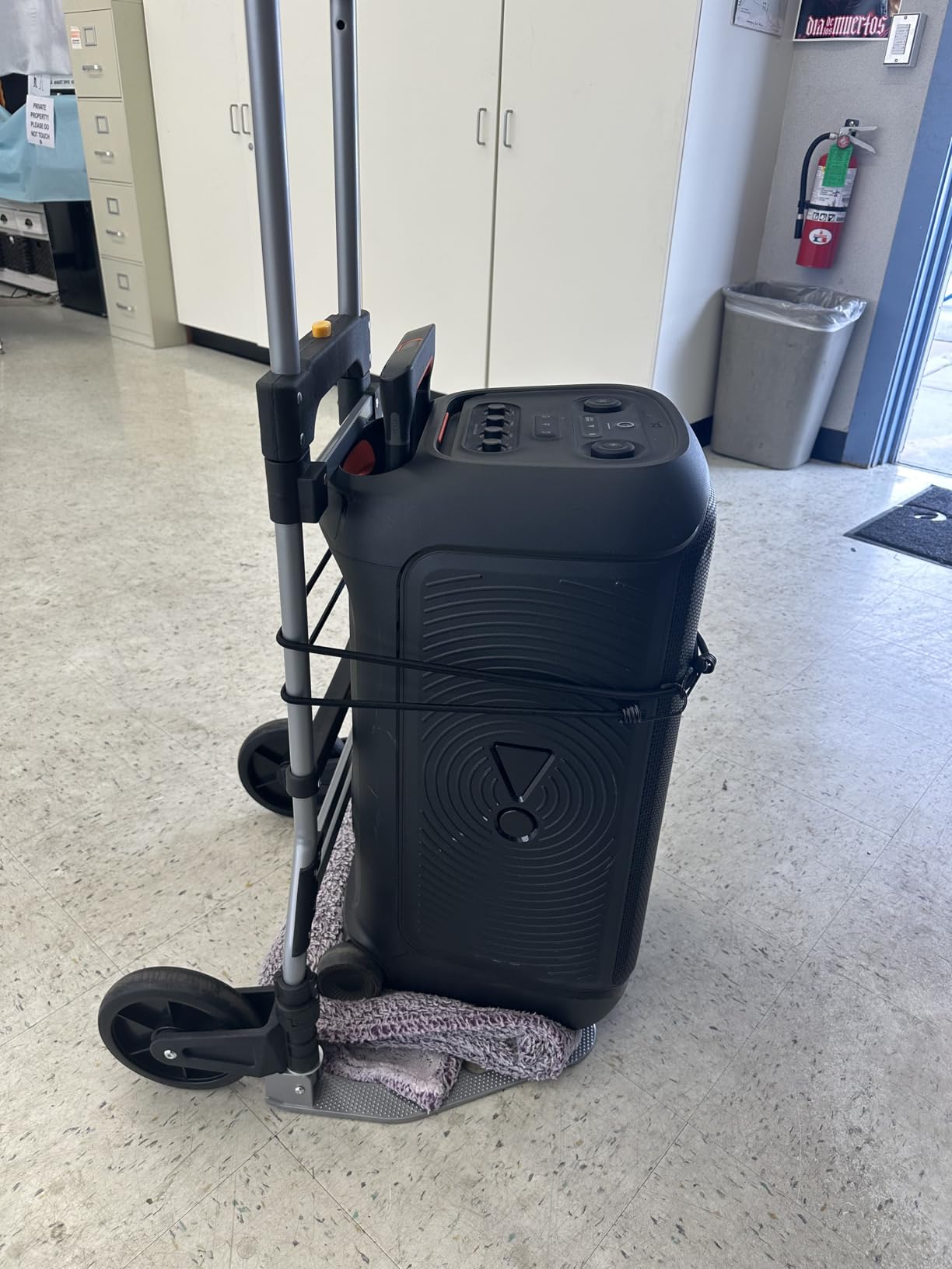 330 LB Capacity Folding Hand Truck Dolly Cart, Portable Aluminum Dolly Cart with Telescoping Handle and Rubber Wheels for Moving, Shopping, Travel, Office Use customer photo 1