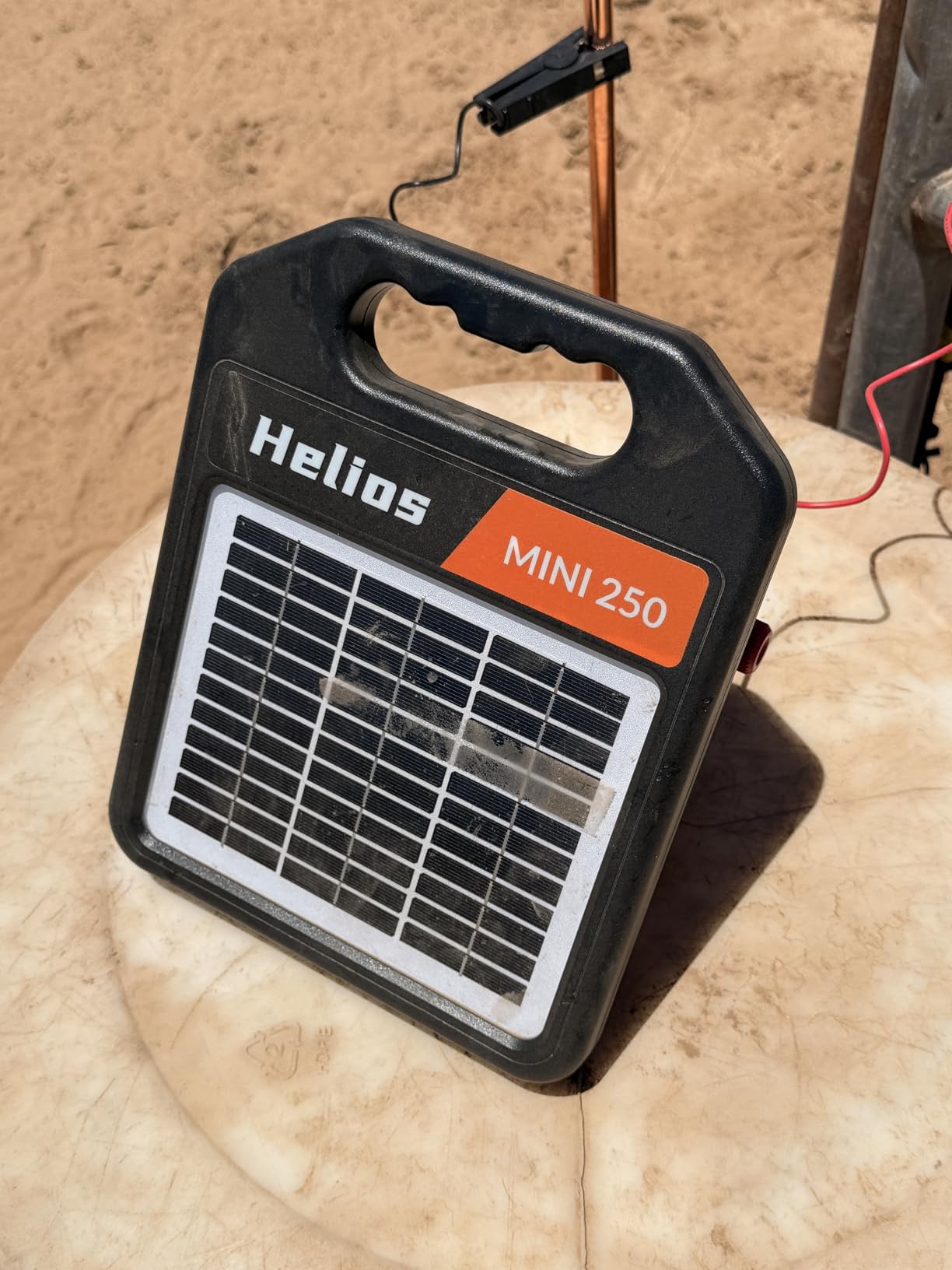 Andmon MINI250 Solar Electric Fence Charger with Day or Night Mode, 0.25Joule Portable Solar Fence Charger customer photo 1
