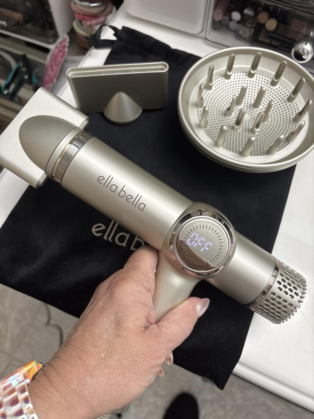 ELLA BELLA Professional Ionic Hair Dryer with Diffuser - Negative Ion Blow Dryer - Suitable All Hair Types - Intelligent Heat Control and Rapid Drying Speeds - Lightweight Design - Low Noise Technology customer photo 2