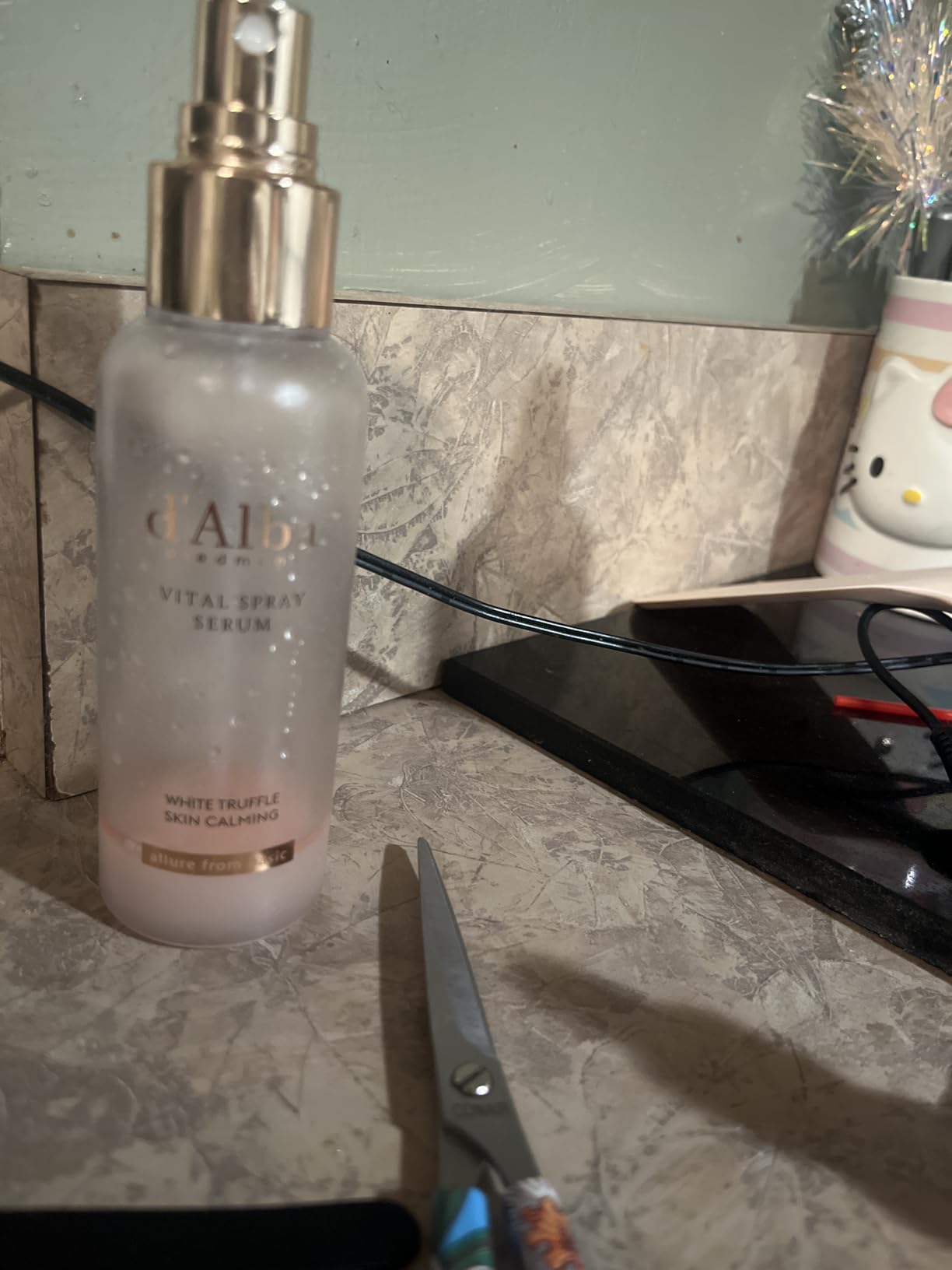 d'alba Piedmont Italian White Truffle First Spray Serum, Vegan Skin Care, Hydrating Face Moisturizer, Glow Serum for Radiant Skin, Non Comedogenic, All In One Mist (1.69 fl oz.) customer photo 1