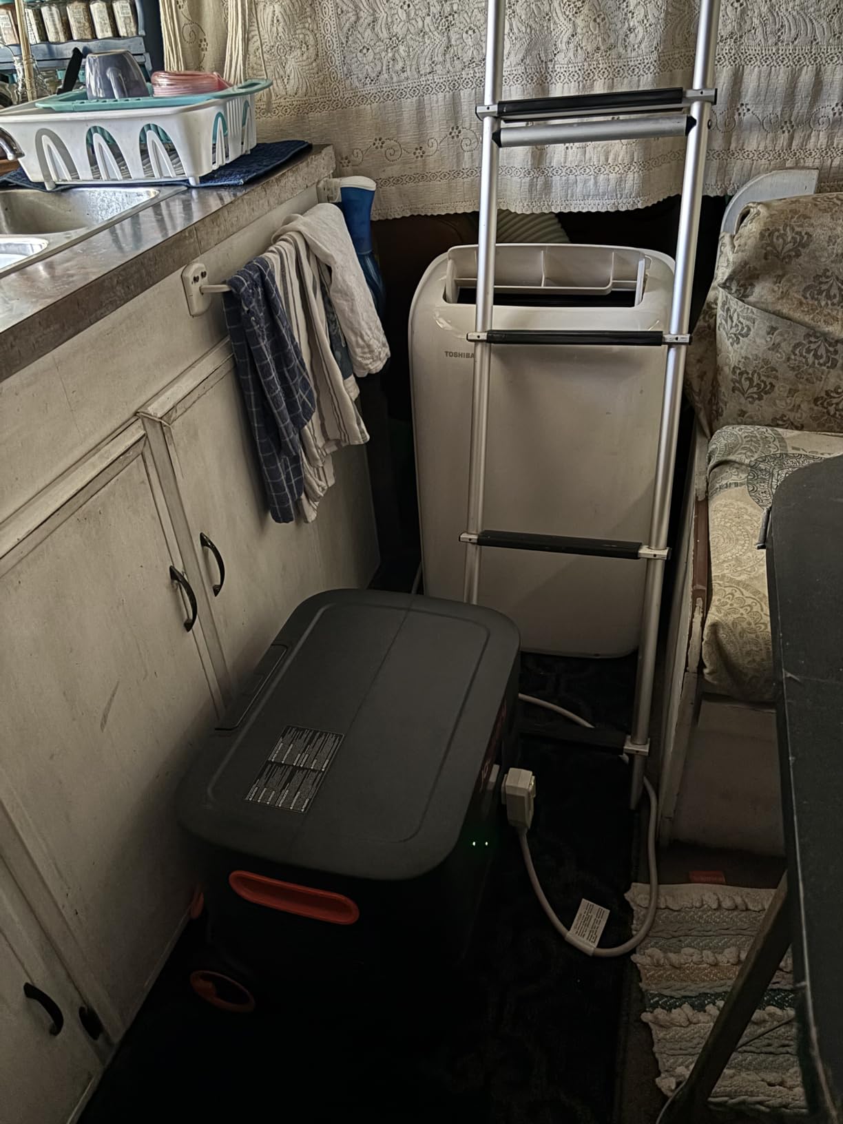 Jackery Explorer 2000 Plus Portable Power Station, 2042Wh, 3000W AC Output | LiFePO4 Battery, Expandable to 24kWh, UPS Home Backup, Solar Generator for Emergency, Camping, RV (Solar Panel Optional) customer photo 2