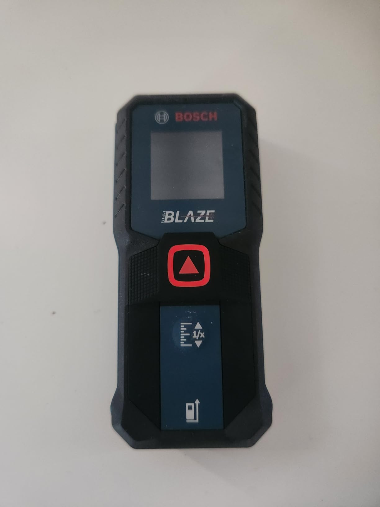 BOSCH GLM100-23 100 Ft BLAZE Laser Distance Measure, Includes 2 AA Batteries customer photo 1