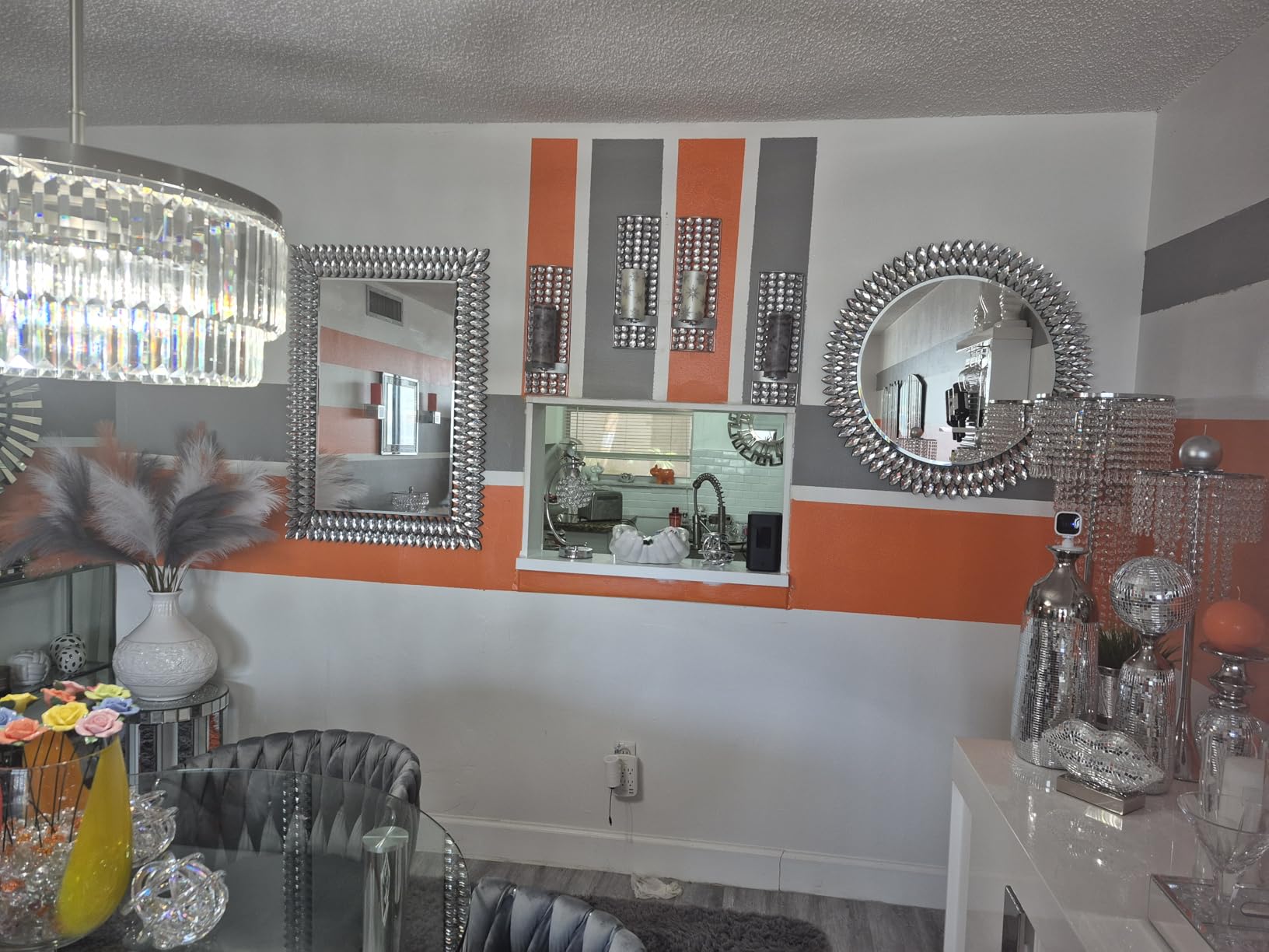 Kelly Miller Round Jeweled Mirror for Wall Decor, 26 in Modern Decorative Wall Mirror with Luxury Diamonds Beveled Vanity Mirror for Bedroom Dresser, Living Room, Bathroom, Hallway, Entryway customer photo 2