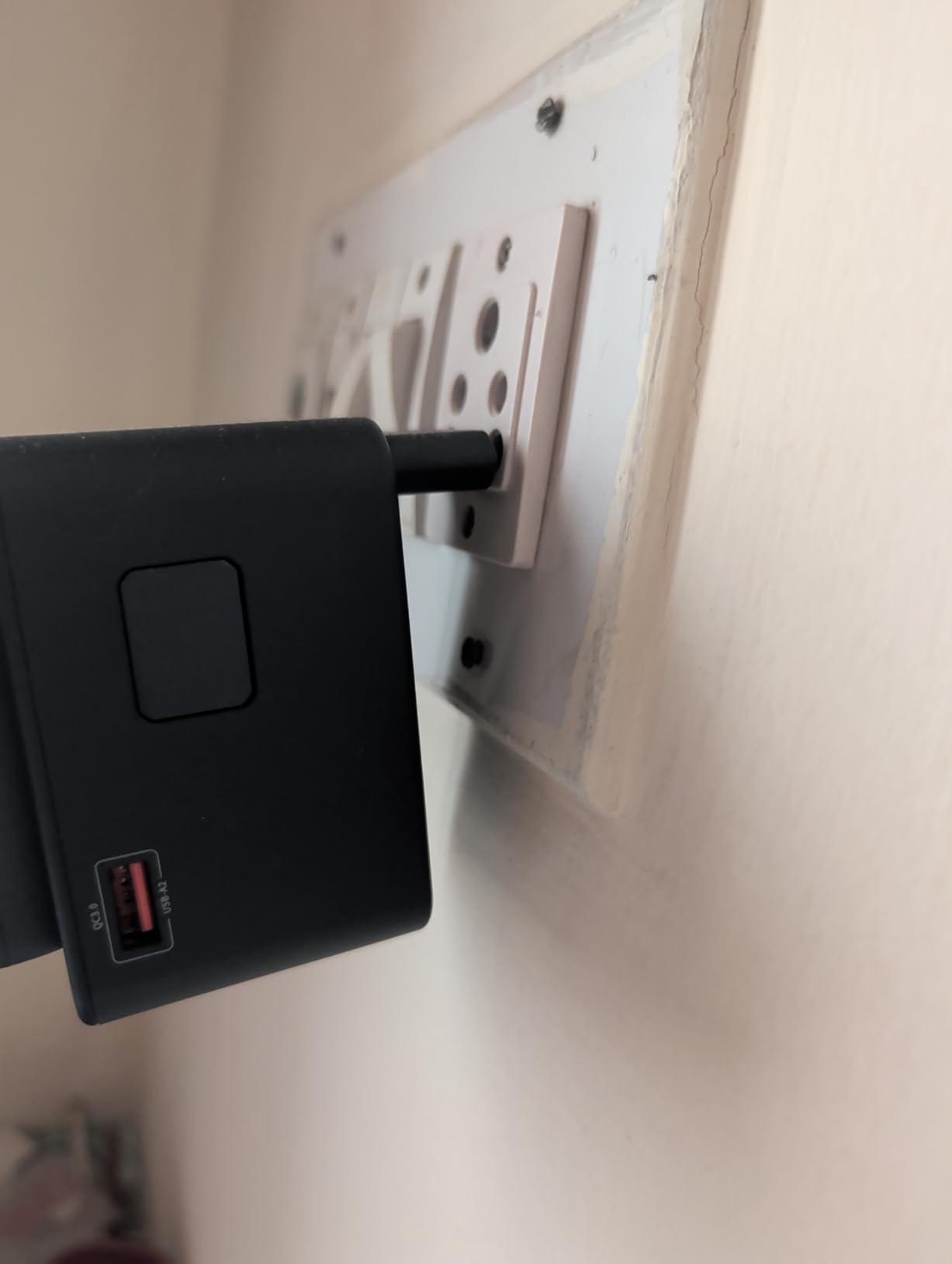 EPICKA Universal Travel Adapter, GaN 75W International Plug Adapter with 3 USB-C PD Fast Charging & 2 USB-A Quick Charging Adaptor All-in-one Wall Charger for USA EU UK AUS (TA-105 Max, Black) customer photo 1