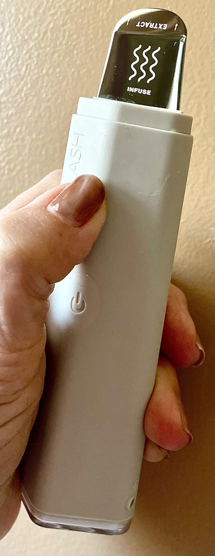 DERMAFLASH DERMAPORE+ Skin Care Device, Ultrasonic 2-in-1 Pore Extractor and Skincare Infuser, Stone customer photo 2