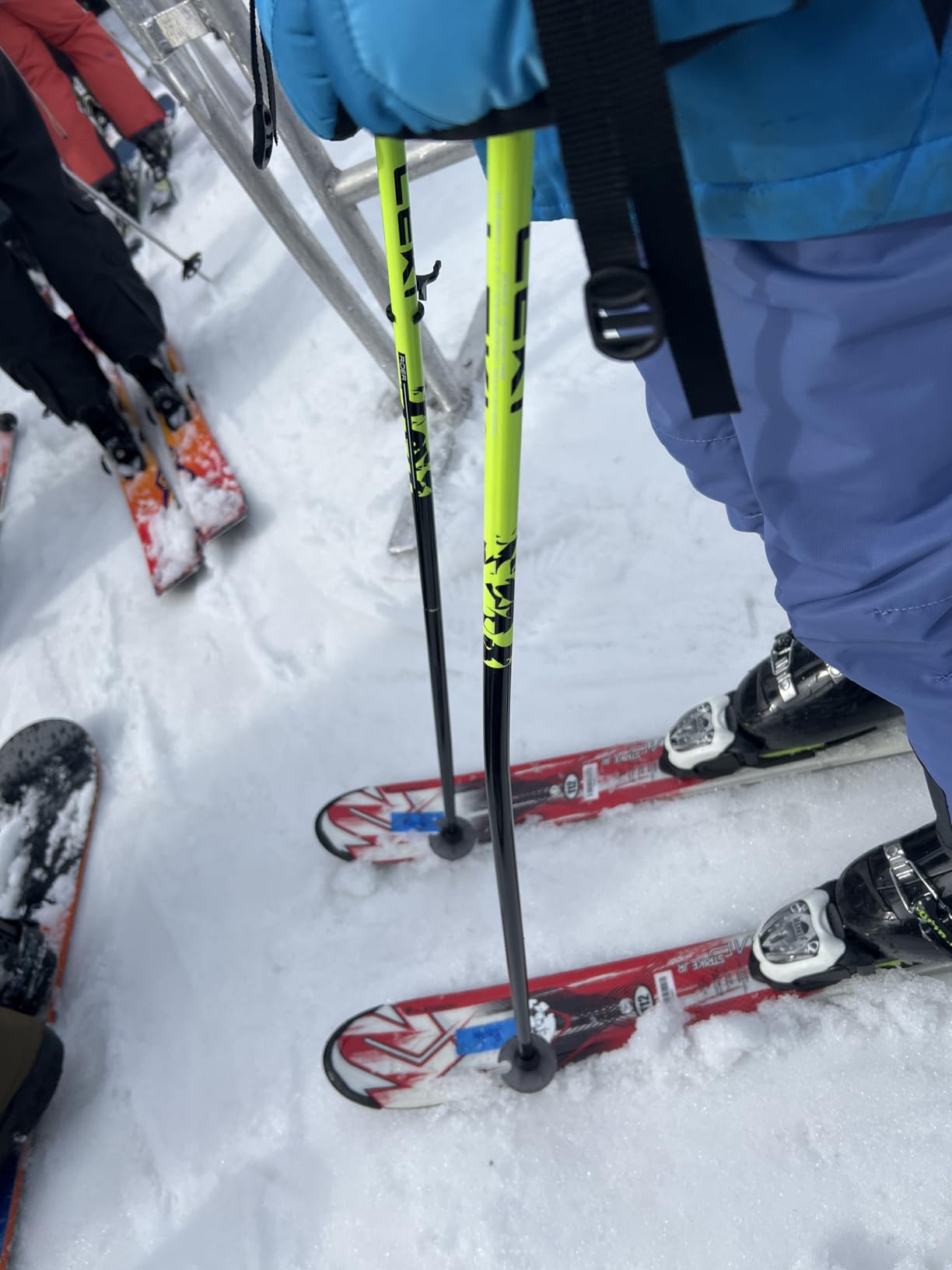 LEKI Kids' Rider Lightweight Aluminum Ski Poles for Downhill Skiing customer photo 2