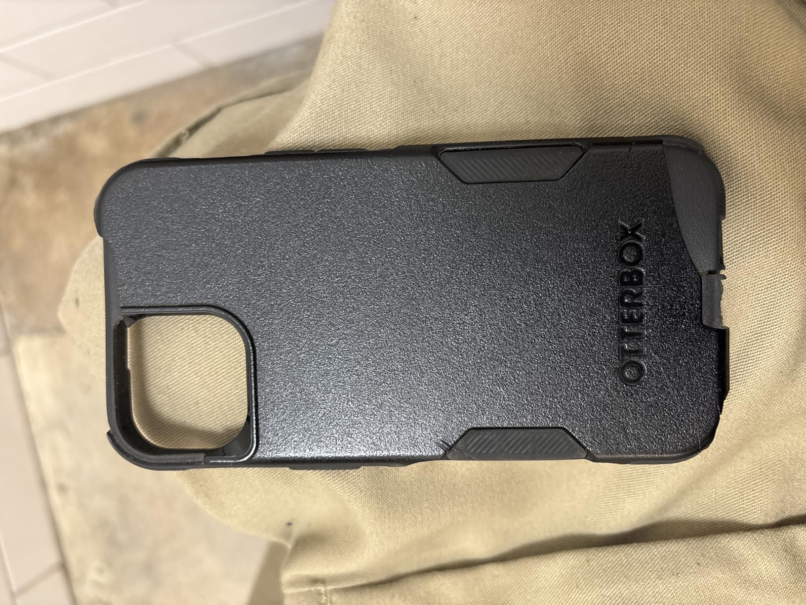 iPhone 17e, 16e, 15, 14, & 13 Commuter Series Case - Black, Slim & Tough, Pocket-Friendly, with Port Protection customer photo 1