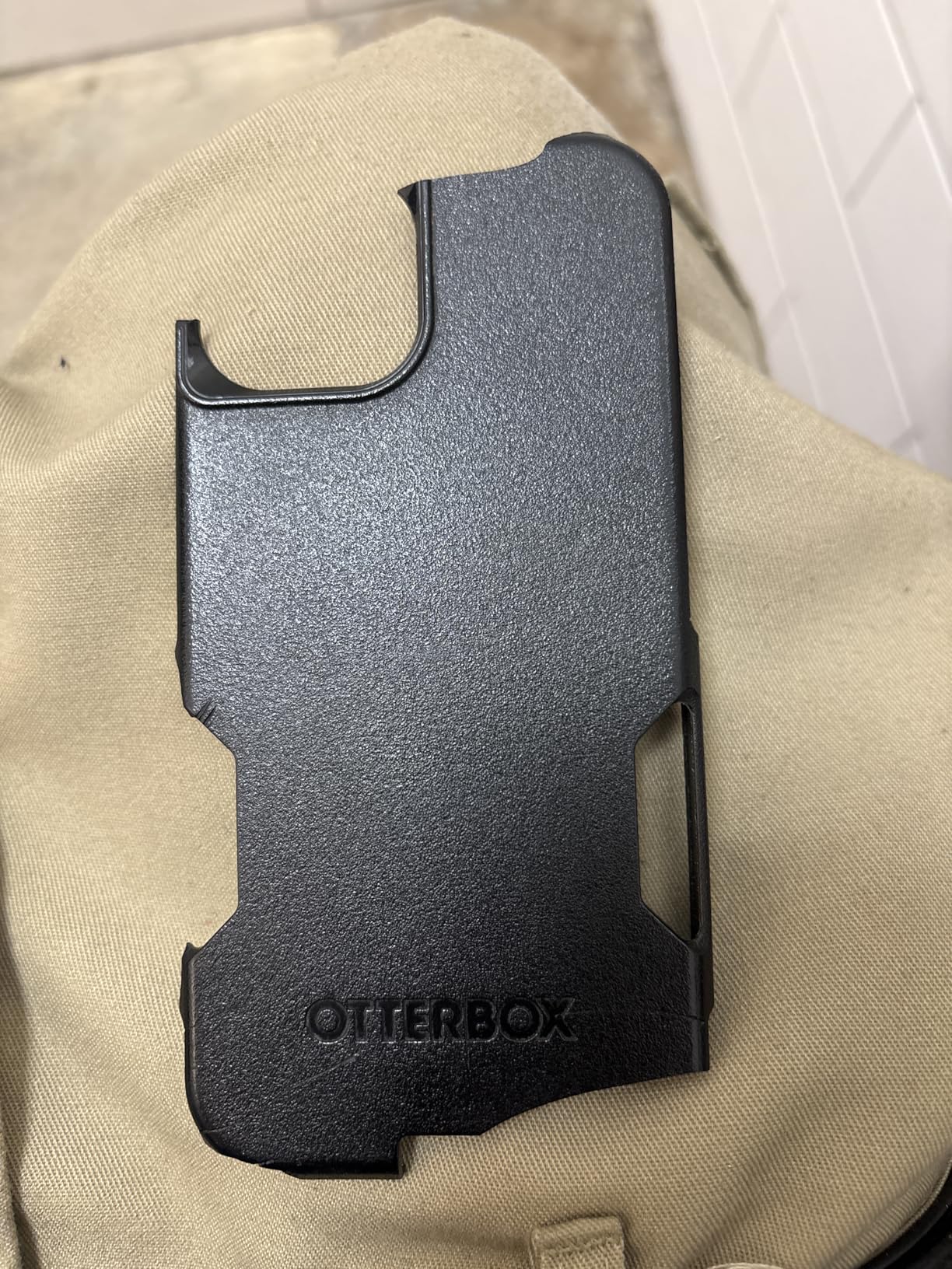 iPhone 17e, 16e, 15, 14, & 13 Commuter Series Case - Black, Slim & Tough, Pocket-Friendly, with Port Protection customer photo 2
