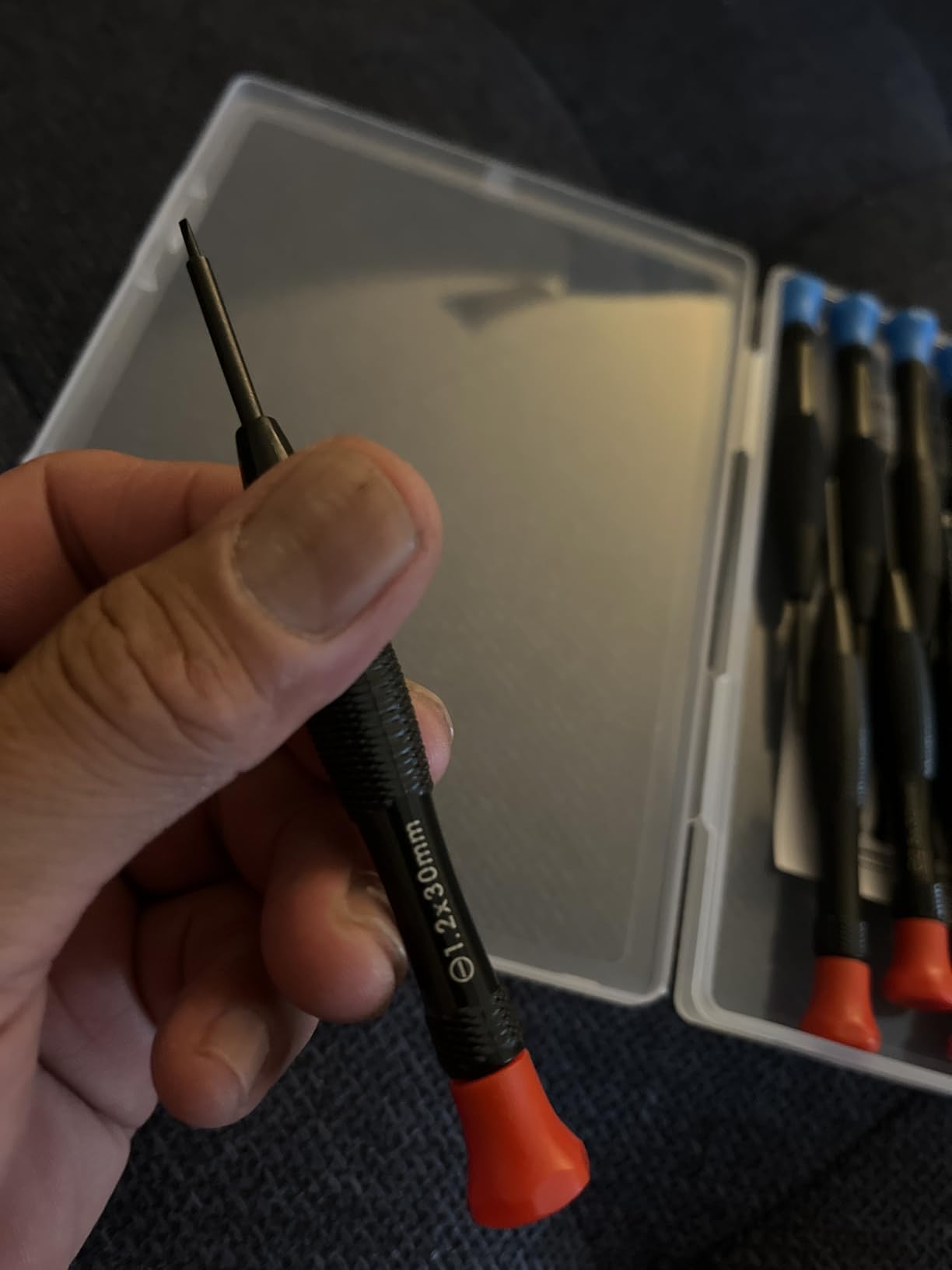 18PCS Mini Precision Screwdriver Set With Case, Lengnoyp Magnetic Small Flathead Phillips Pentalobe Torx Star Screwdriver Set Kit and Tweezers for Repairing Computer Eyeglass Phone Watch customer photo 2