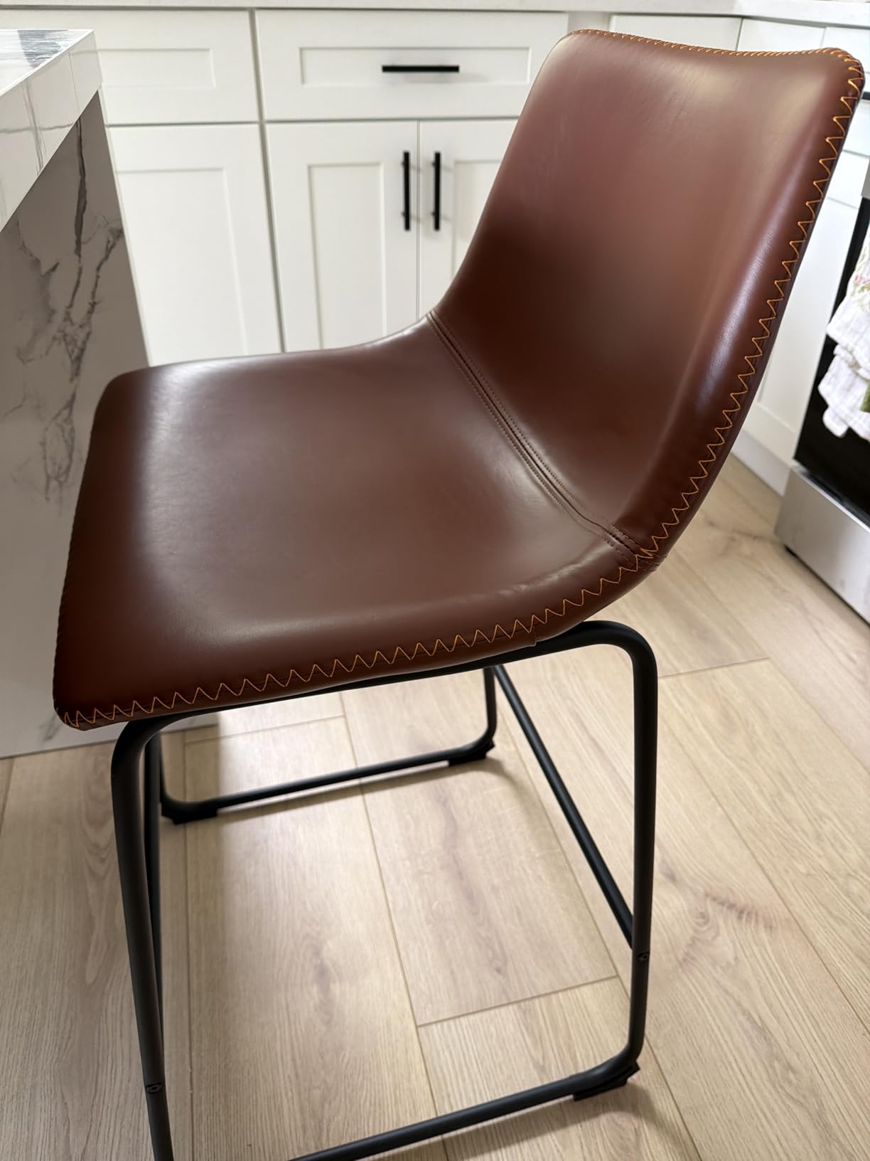 DUMOS 26 Inch Counter Height Bar Stools Set of 4, Modern Faux Leather High Barstools with Back and Metal Leg, Bar Chairs for Kitchen Island, Black customer photo 2