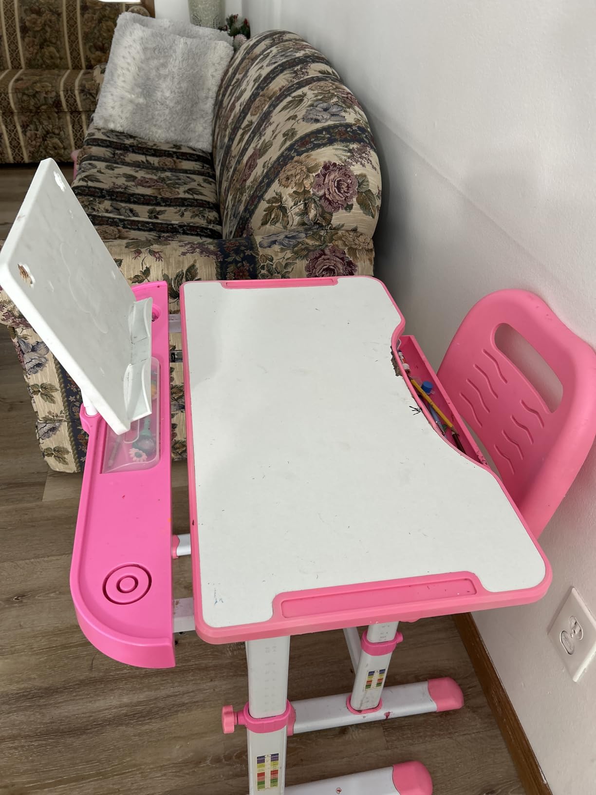 Diroan Kids Functional Desk and Chair Set, Ergonomic Height Adjustable Children School Study Desk with Tilt Desktop, Book Stand, LED Light, Metal Hook and Storage Drawer for Boys Girls (Grey) customer photo 1