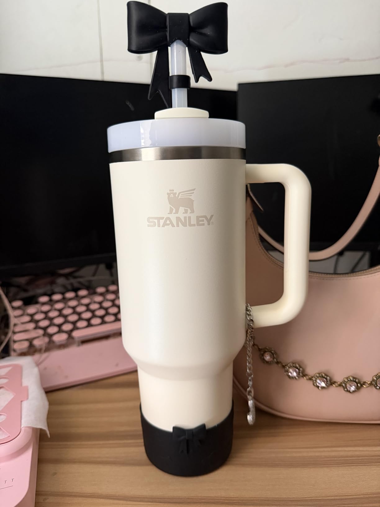 STANLEY Quencher H2.0 Tumbler with Handle and Straw 40 oz | Flowstate 3-Position Lid | Cup Holder Compatible for Travel | Insulated Stainless Steel Cup | BPA-Free | Black 2.0 customer photo 1