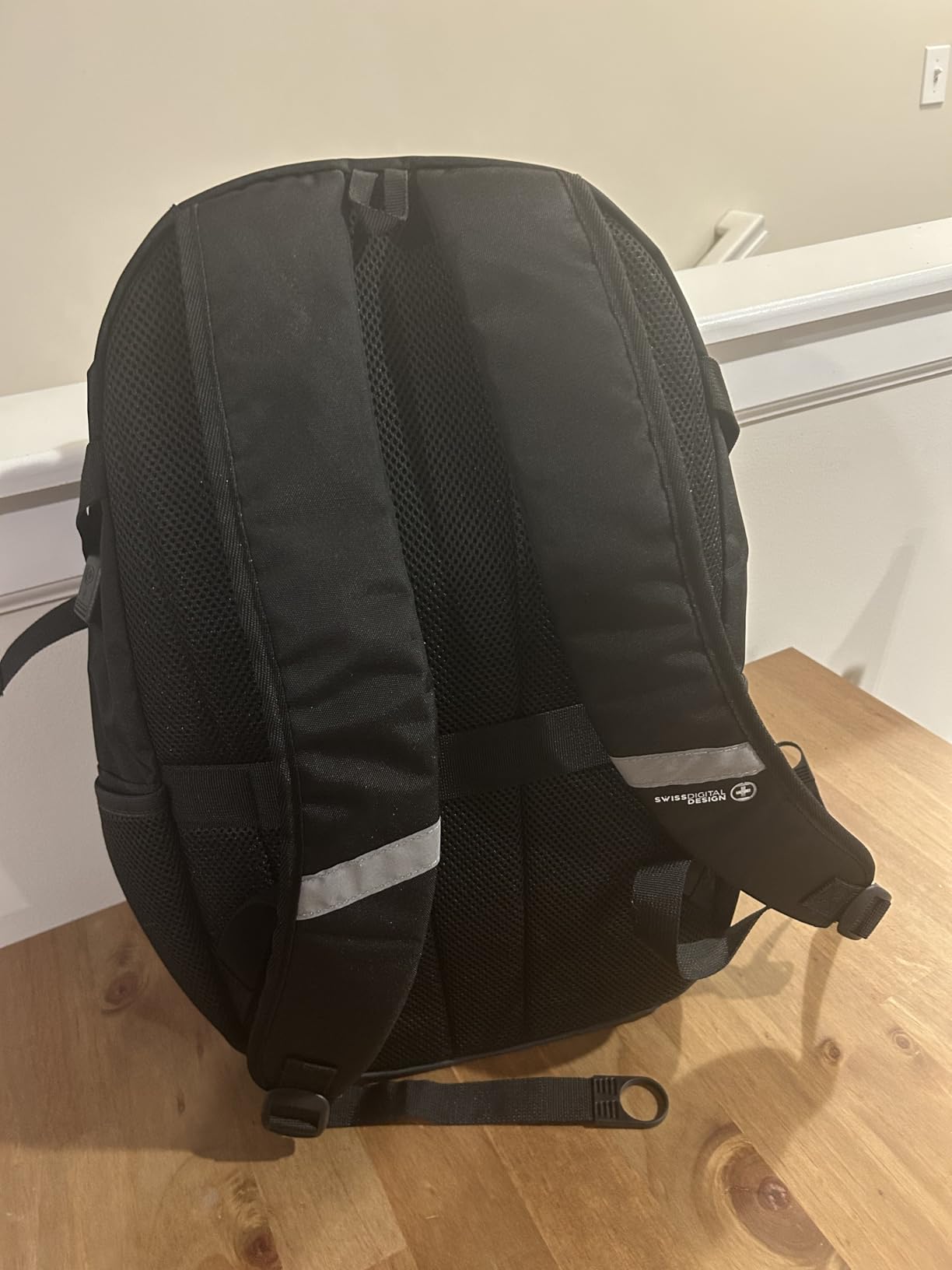 Swissdigital Design Laptop Backpack with USB Charging Port, Travel Backpack Fits 15.6 inches Computer, 31L College School Backpack for Men, Blue/Black | SD803-12 customer photo 2