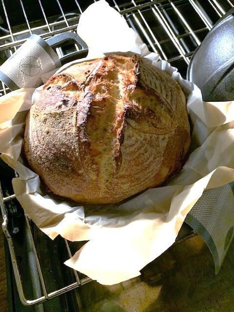Cuisiland Pre-seasoned Heavy Duty Cast Iron Bread Cloche - Dome Lid Dutch Oven for Artisan Sourdough Baking - Heat-Retaining, Bakeware for Crispy Crust & Even Baking - Oven Safe (Black) customer photo 2