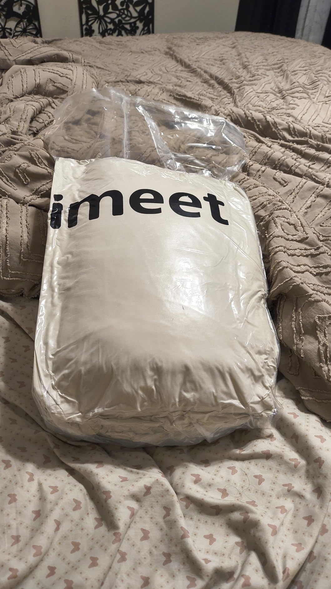 HIMEET Queen Comforter Set Black - 7 Pieces Pintuck Bed in a Bag, Pinch Pleat Modern Room Decor, All-Season Soft Bedding Gift with Comforter, Sheets, Pillowcases & Shams customer photo 1