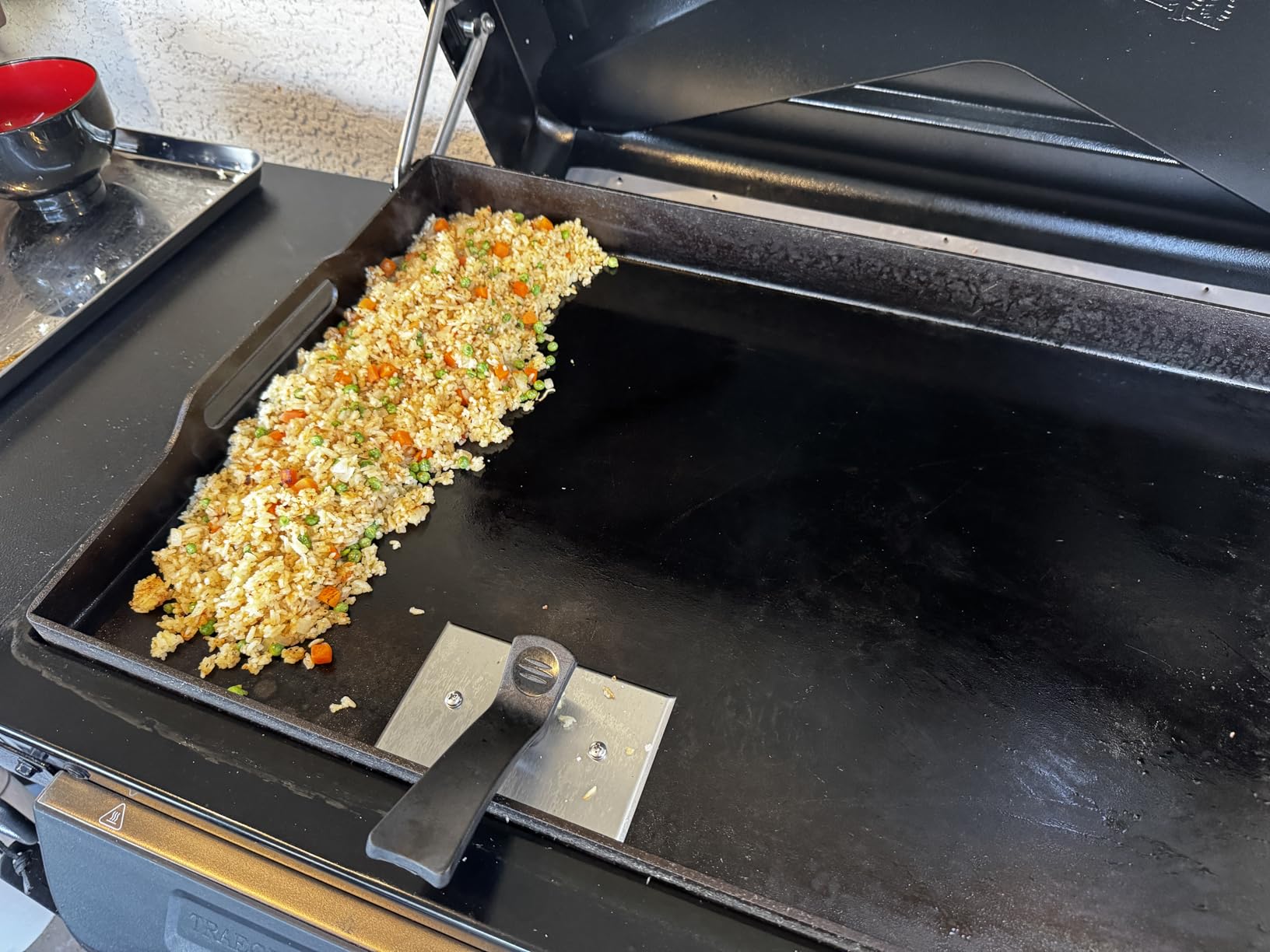 Traeger Grills Flatrock, 33 Inch Flat Top Griddle, Outdoor Gas Grill with 3-Zone TruZone Cooking, Even Heat, Fuel Sensor, and EZ-Clean Grease Management, Premium Propane Griddle for Outdoor Cooking customer photo 2