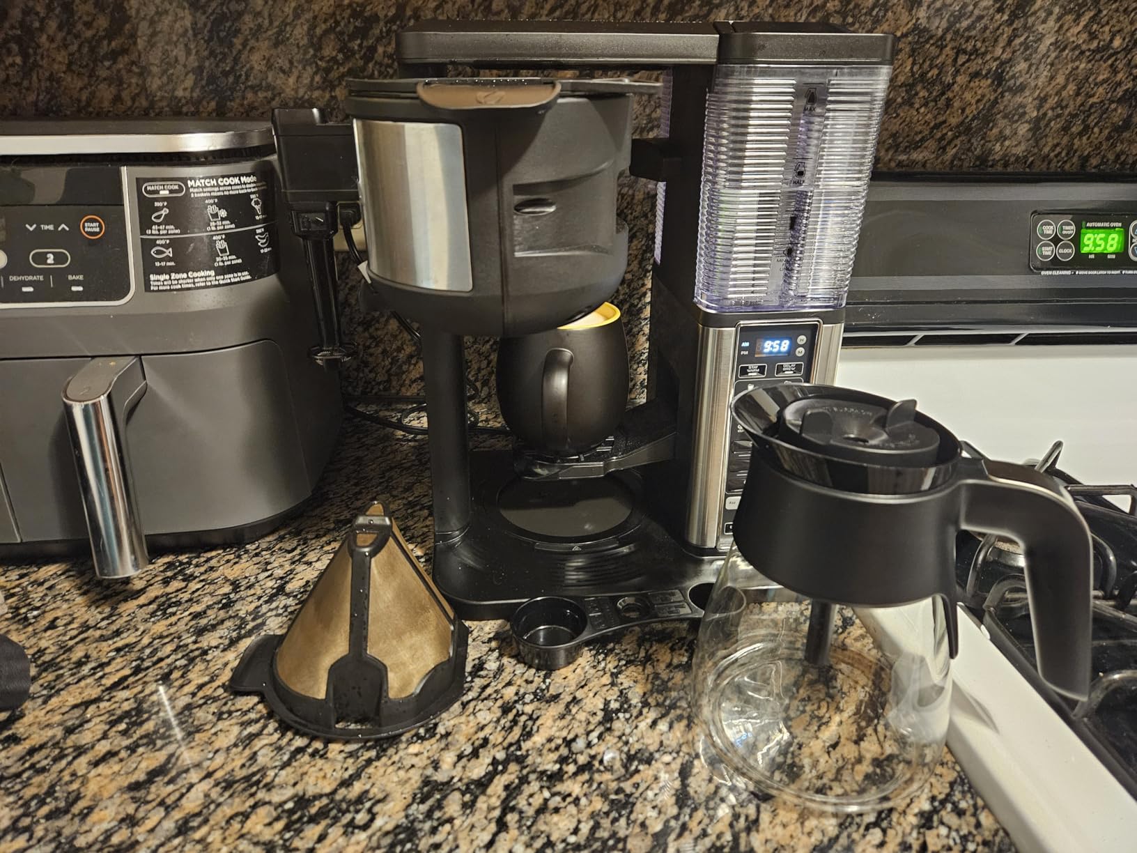 Ninja Hot & Iced XL Coffee Maker with Rapid Cold Brew, 4 Brew Styles, 8 Sizes Small Cup to Travel Mug, Single-Serve Coffee Brewer, 12-Cup Carafe, Permanent Filter, Removable Reservoir, Black, CM371 customer photo 2