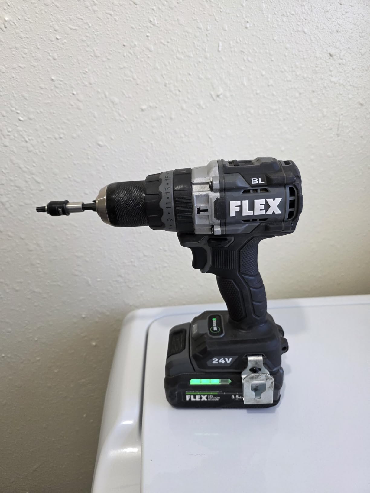 FLEX 24V Brushless Cordless 1/2-Inch 1,400 In-Lbs Torque 2-Speed Hammer Drill Turbo Mode Tool Only - FX1271T-Z customer photo 1