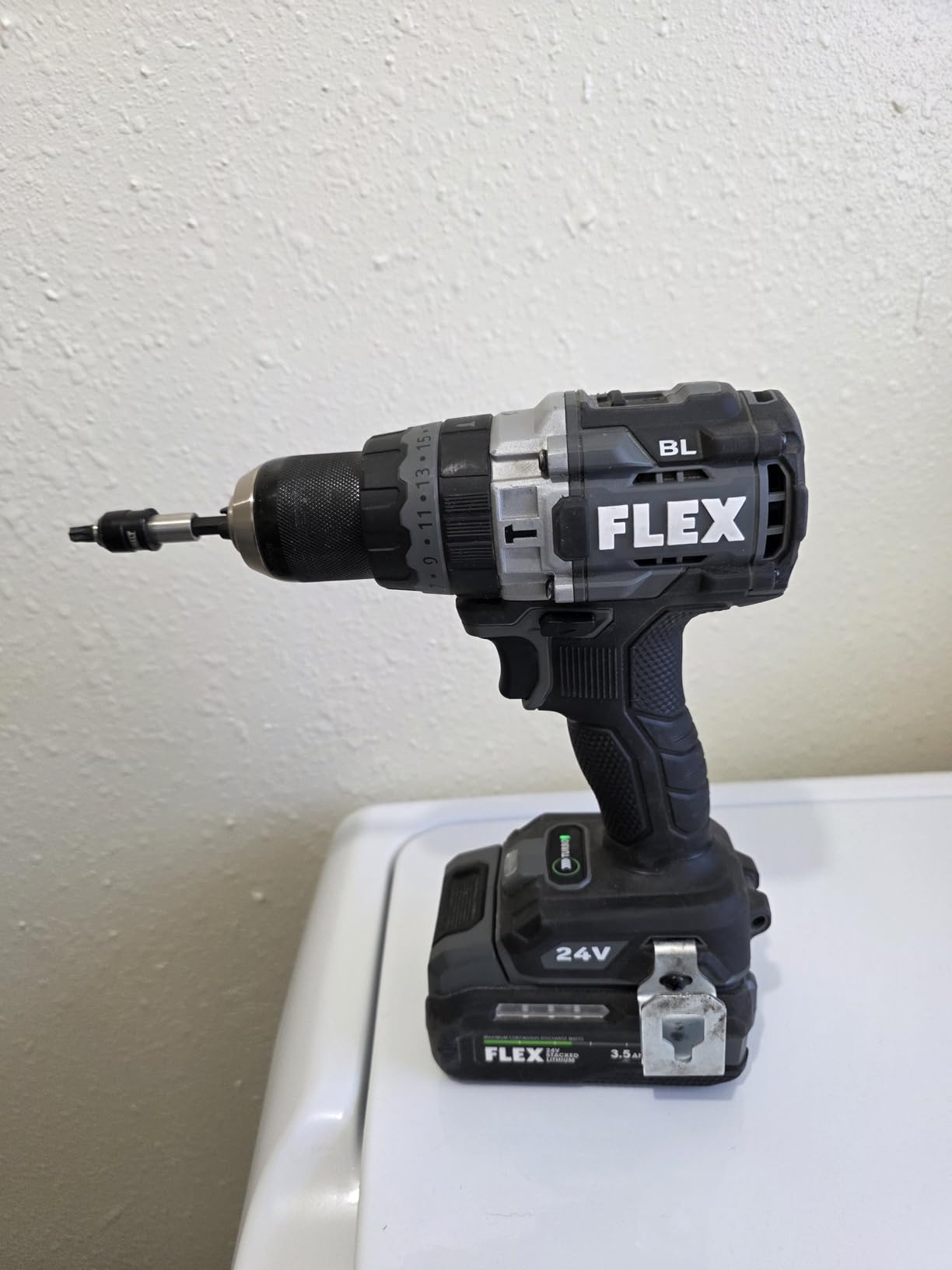 FLEX 24V Brushless Cordless 1/2-Inch 1,400 In-Lbs Torque 2-Speed Hammer Drill Turbo Mode Tool Only - FX1271T-Z customer photo 2