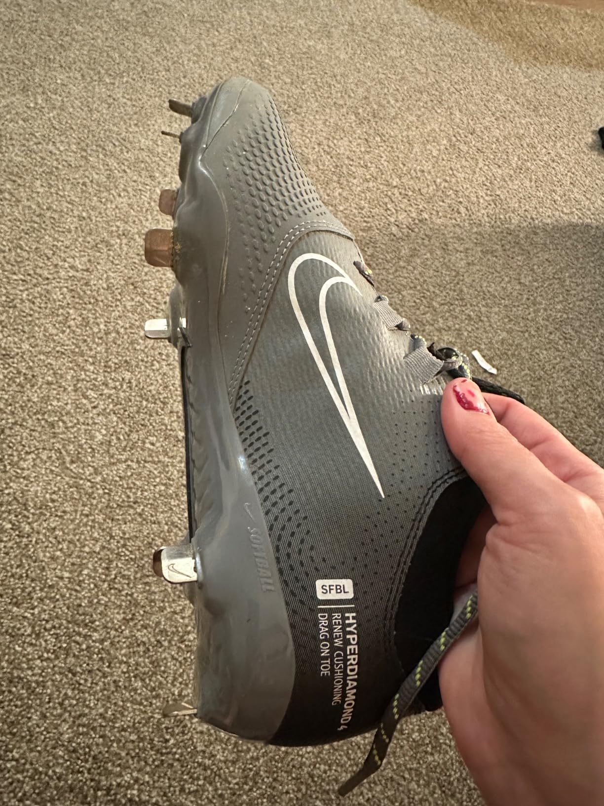Nike Women's Hyperdiamond 4 Pro Metal Fastpitch Softball Cleats customer photo 2
